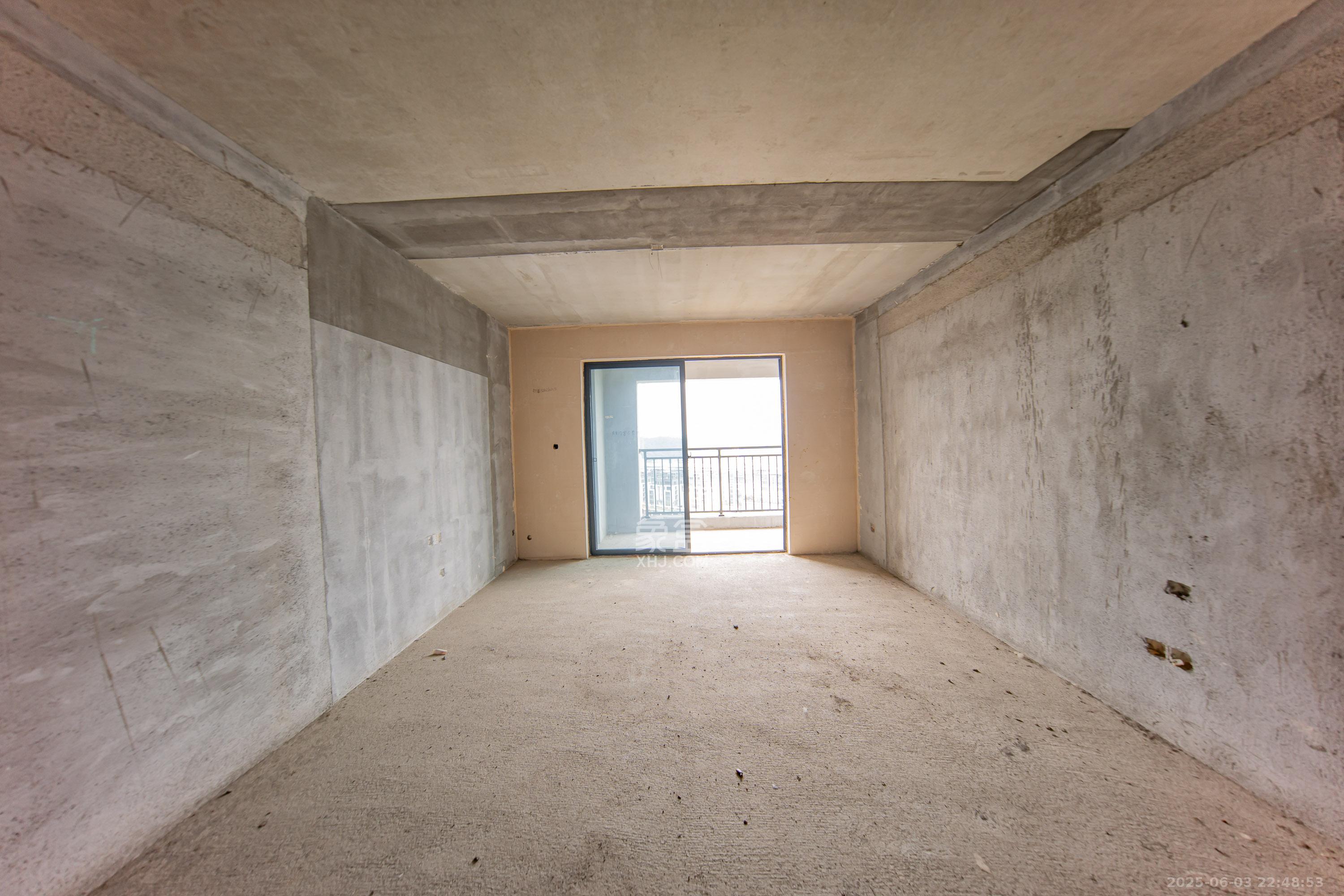 汉高学士府  4室2厅2卫    100.0万 汉高学士府  4室2厅2卫    100.0万客厅