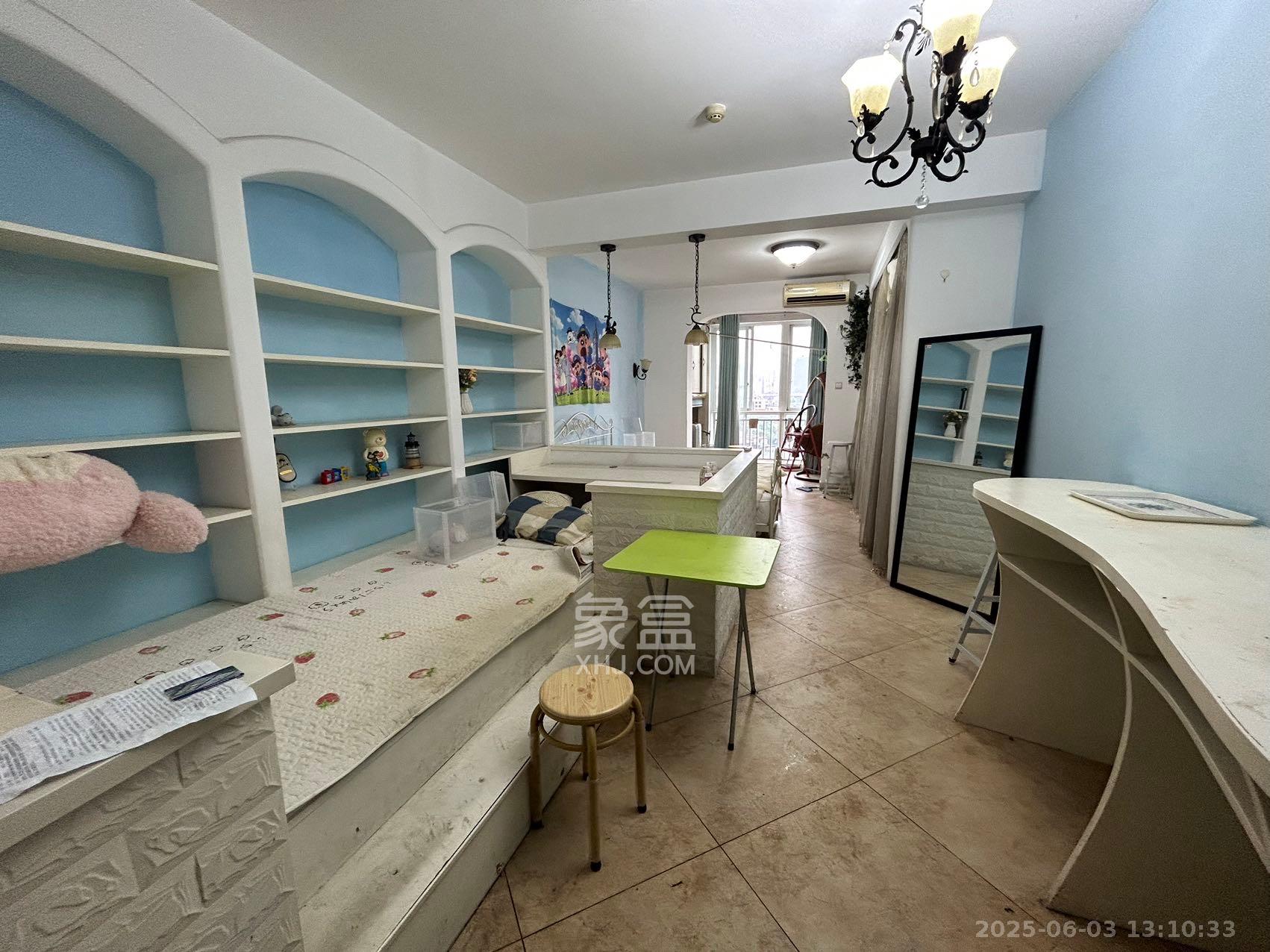 天心华庭 1室1厅1卫 1800.0元/月 天心华庭 1室1厅1卫 1800.0元/月室内图