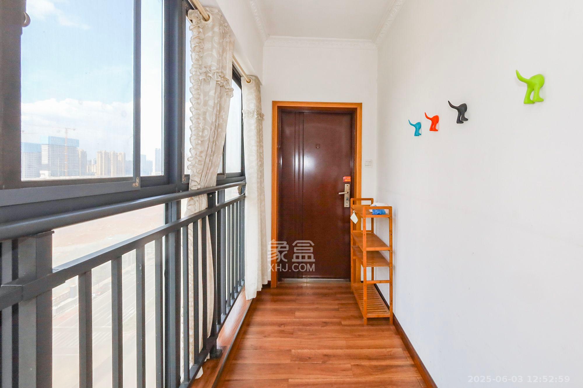 钰龙天下一期 3室2厅2卫 3300.0元/月 钰龙天下一期 3室2厅2卫 3300.0元/月室内图