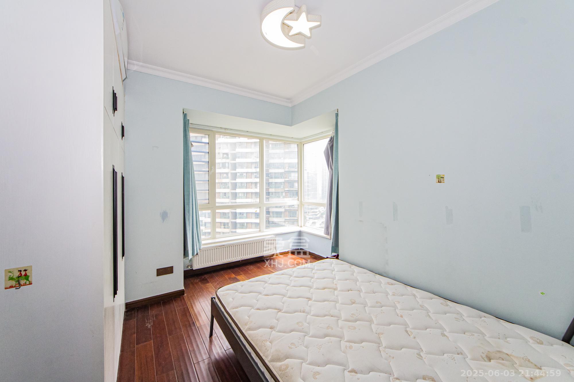 北辰三角洲D3区 4室2厅2卫 199.0万 北辰三角洲D3区 4室2厅2卫 199.0万卧室