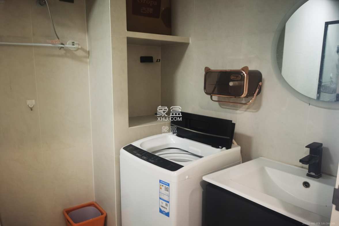 奥克斯滨仕花园(奥克斯洋湖广场/奥克斯中心)  1室1厅1卫    1800.0元/月 奥克斯滨仕花园(奥克斯洋湖广场/奥克斯中心)  1室1厅1卫    1800.0元/月室内图