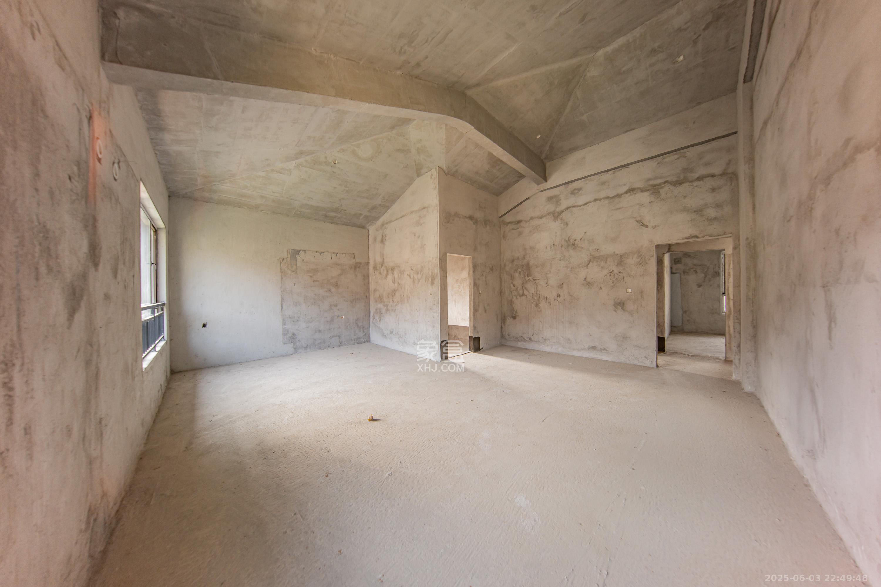 江山帝景雅墅(普罗旺斯)  7室2厅4卫    395.0万 江山帝景雅墅(普罗旺斯)  7室2厅4卫    395.0万卧室