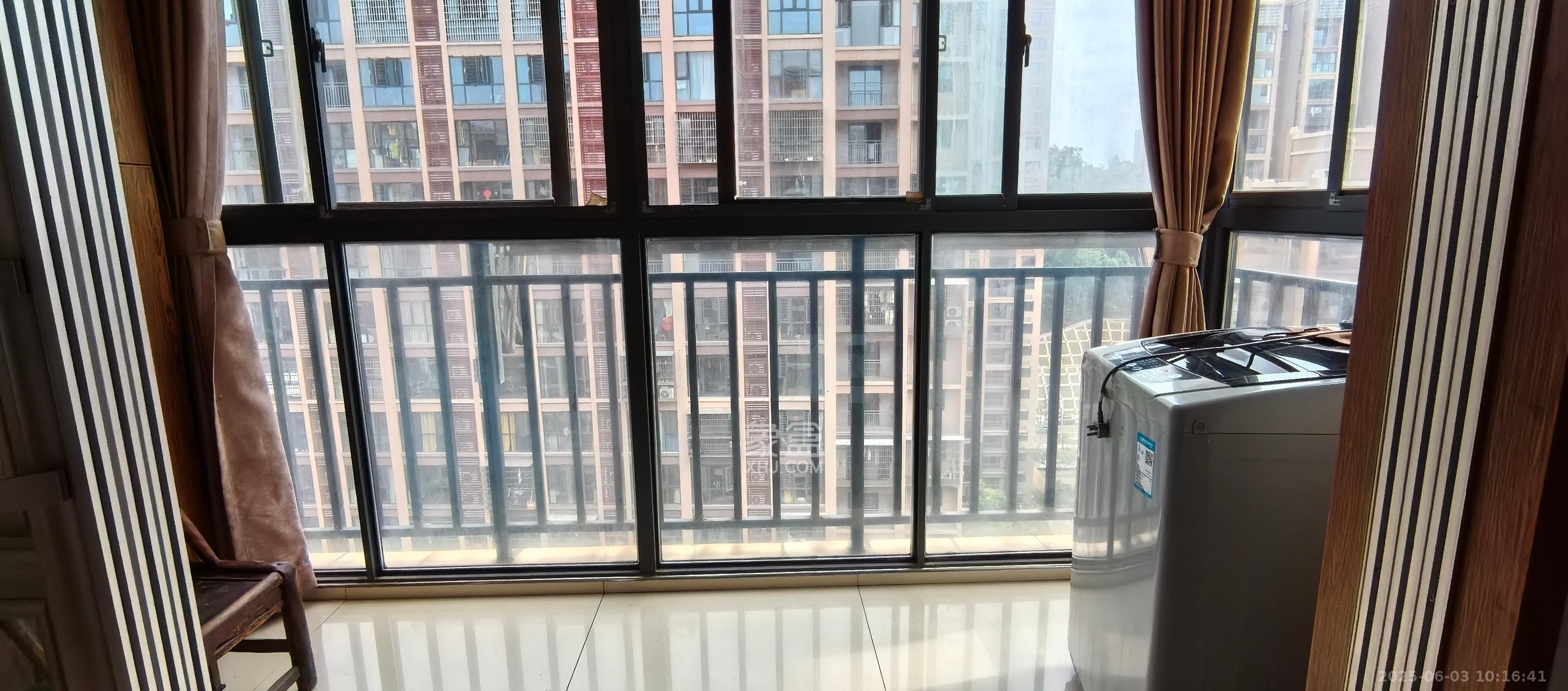 山水新城  2室2厅1卫   1600.00元/月室内图