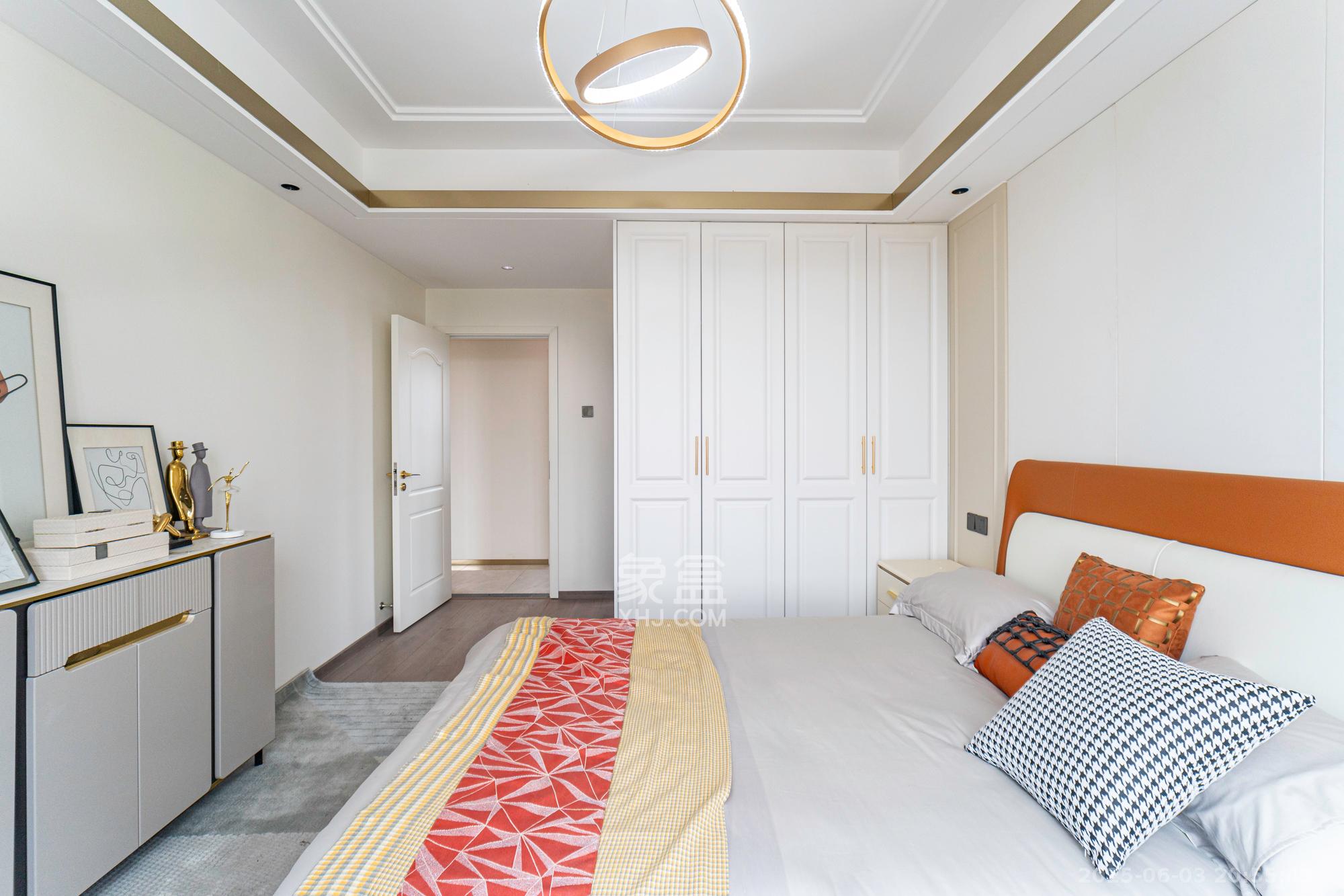 九玺铭城（九玺华府）  4室2厅2卫    112.0万卧室