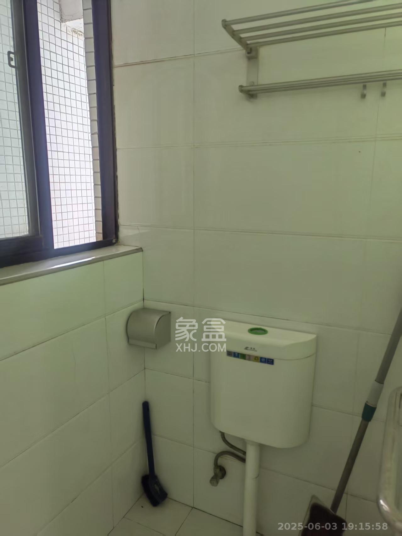 钱隆学府一、二期 2室2厅1卫 1800.0元/月 钱隆学府一、二期 2室2厅1卫 1800.0元/月室内图