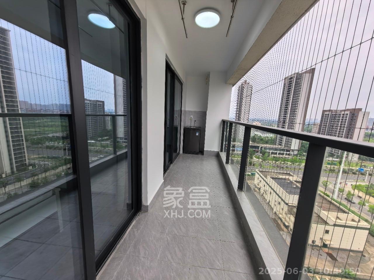融创会展上东区  3室2厅2卫   2400.00元/月室内图