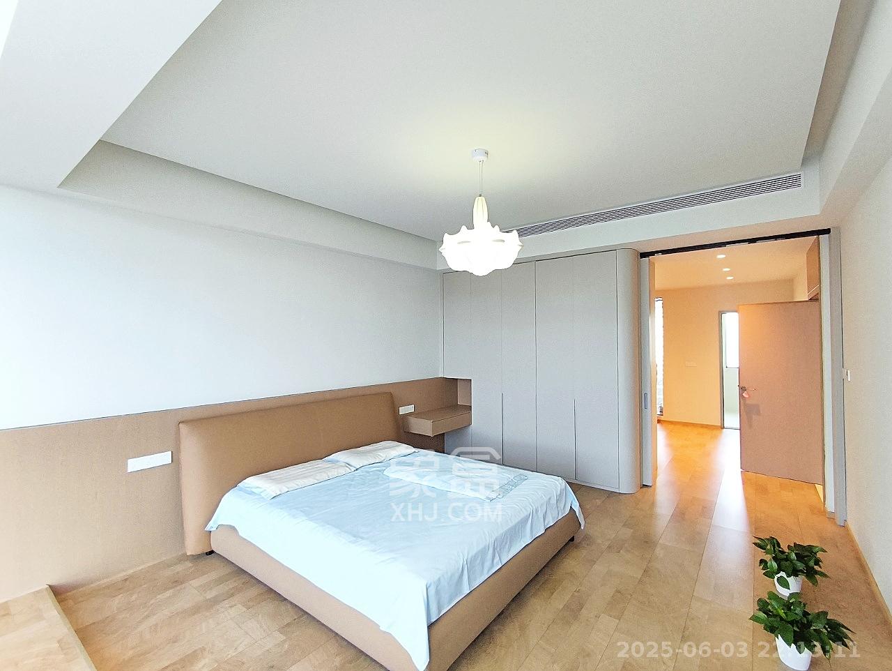 保利城（中航城国际社区、郡原美村）  5室2厅3卫   367.00万卧室