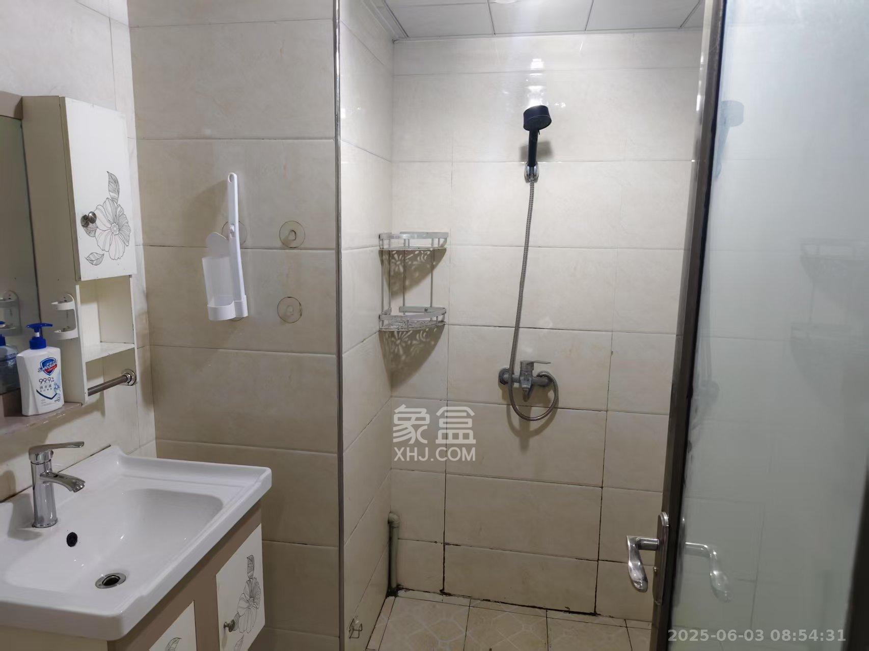 圭塘三小区  1室1厅1卫   1600.00元/月室内图