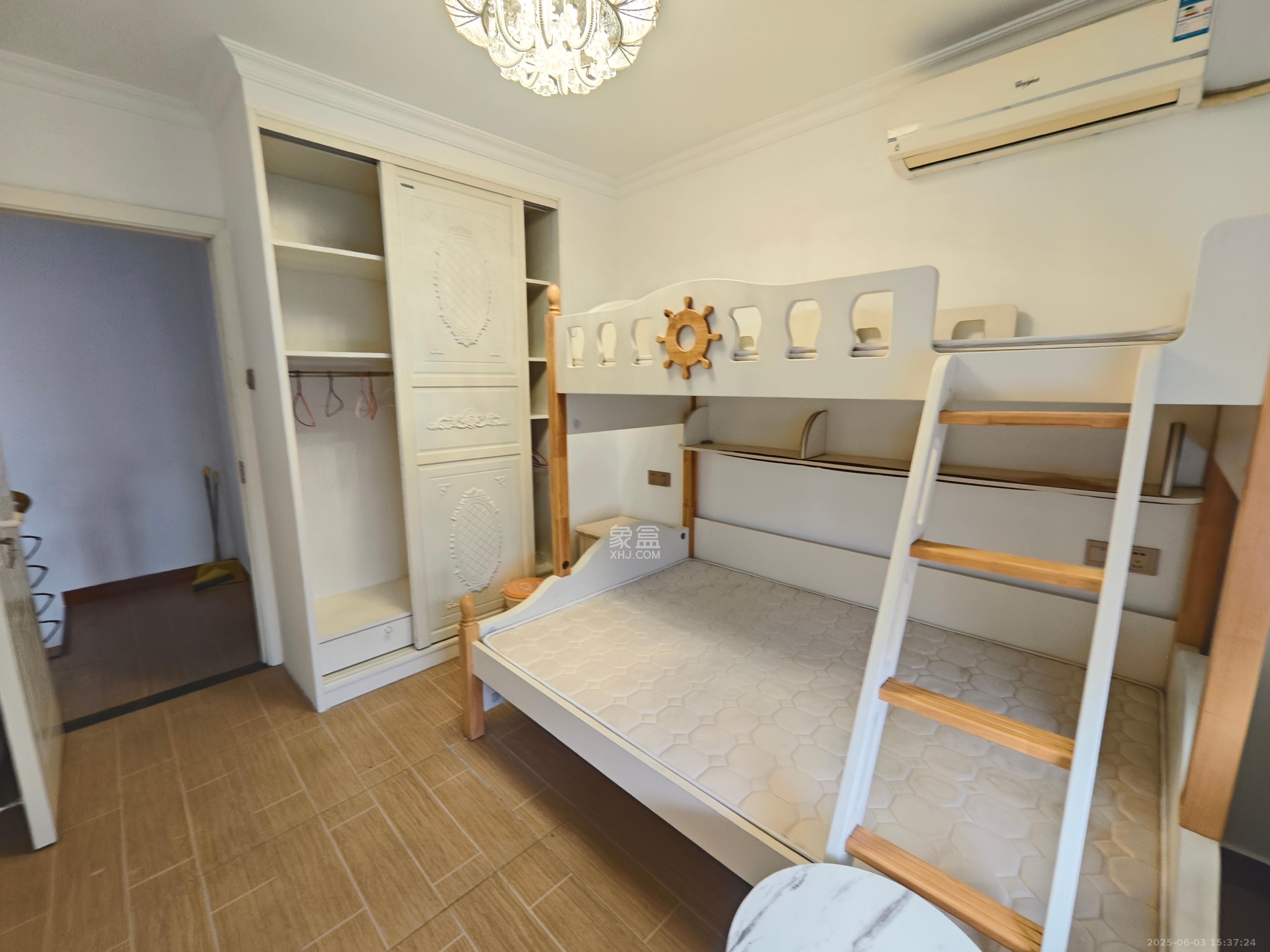 枫华府第 2室2厅1卫 1800.0元/月 枫华府第 2室2厅1卫 1800.0元/月室内图