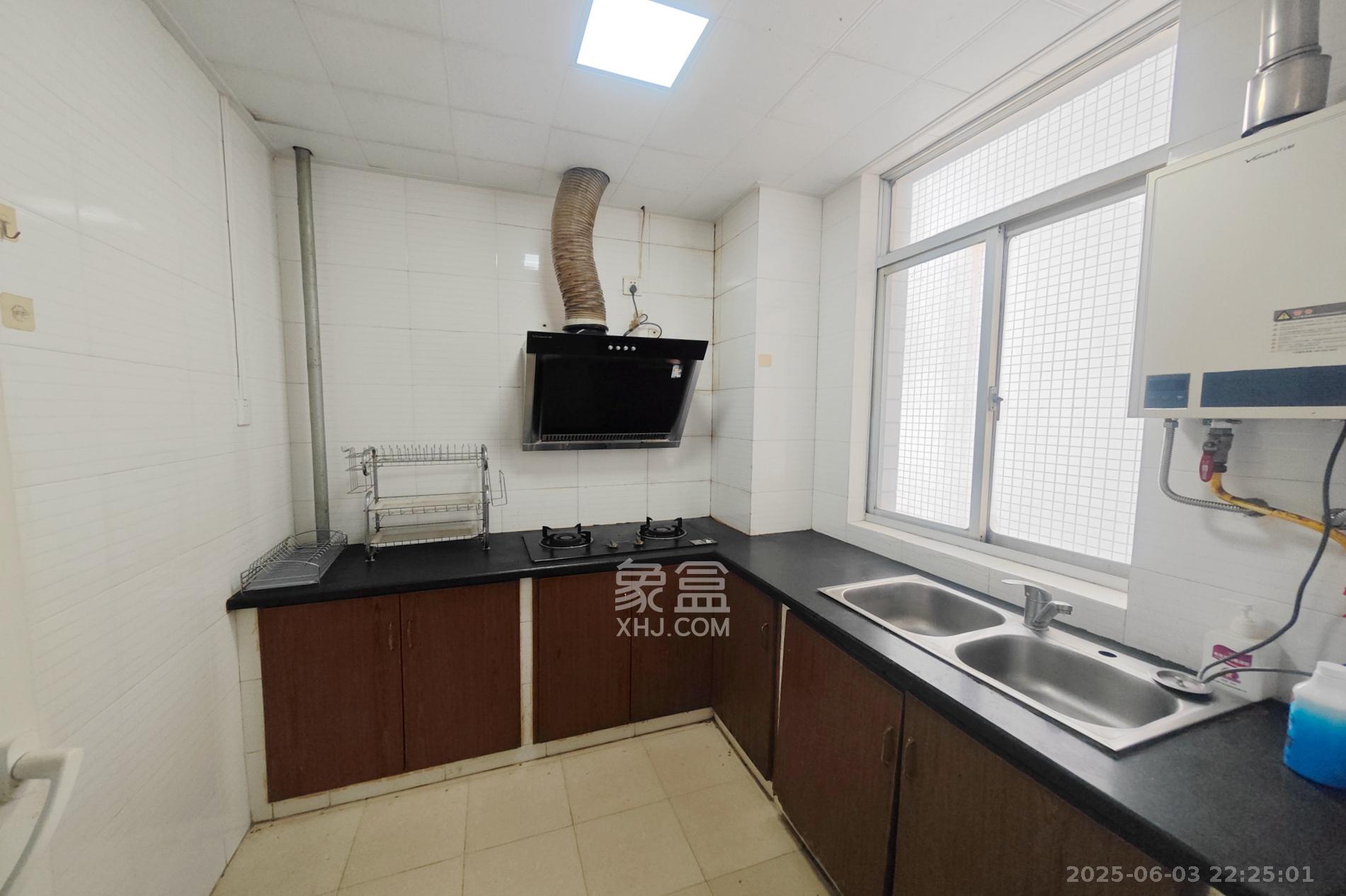 东方新世界  2室2厅1卫    60.0万 东方新世界  2室2厅1卫    60.0万厨房