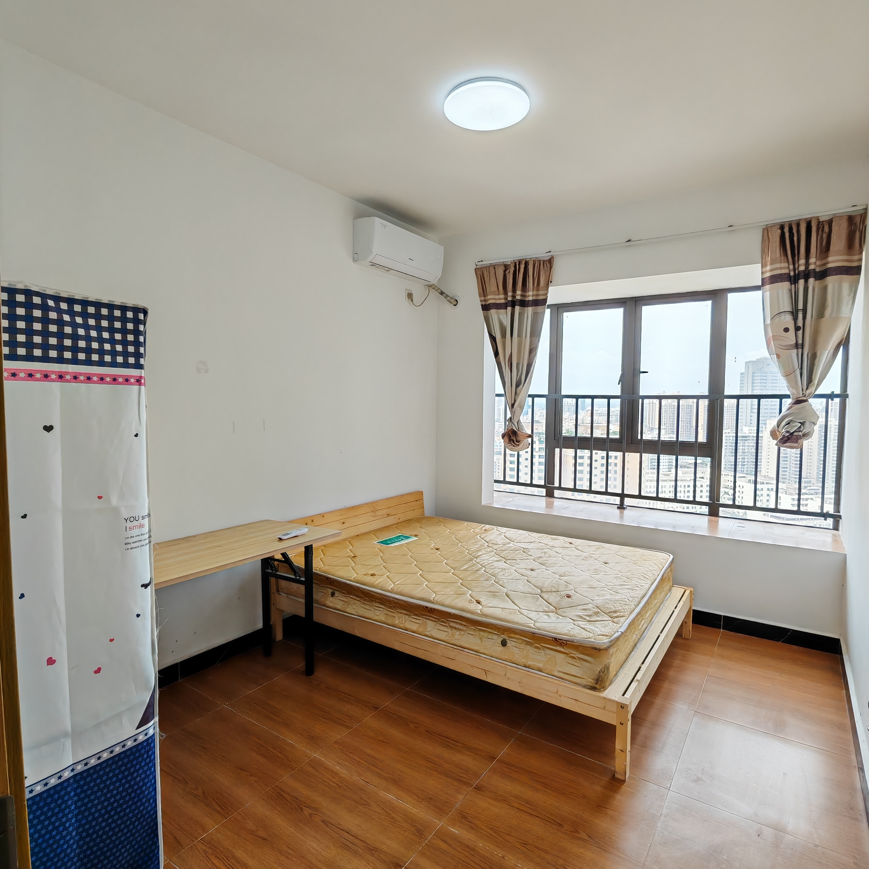 坡博家园五区  5室2厅2卫   3800.00元/月室内图