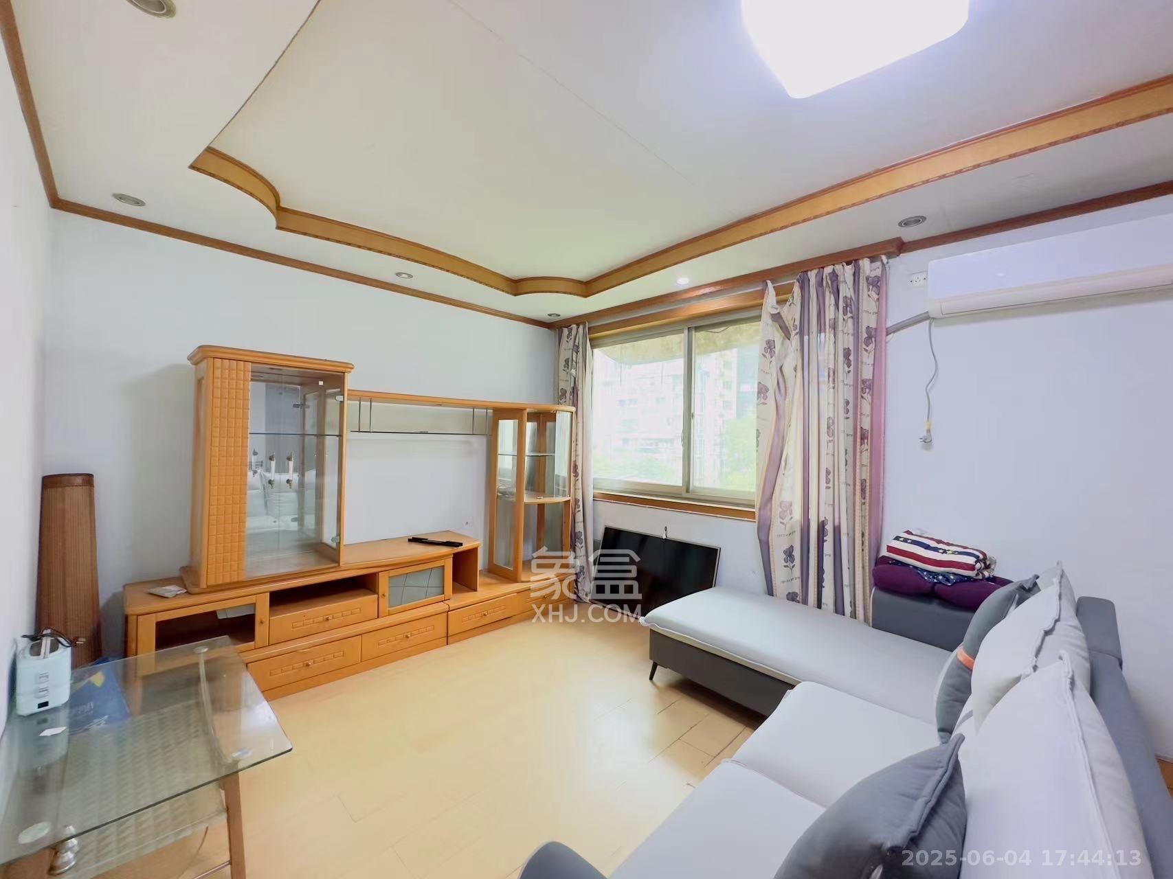 湖开小区(湖南开关厂宿舍)/南大桥社区 2室1厅1卫 1200.0元/月 湖开小区(湖南开关厂宿舍)/南大桥社区 2室1厅1卫 1200.0元/月室内图