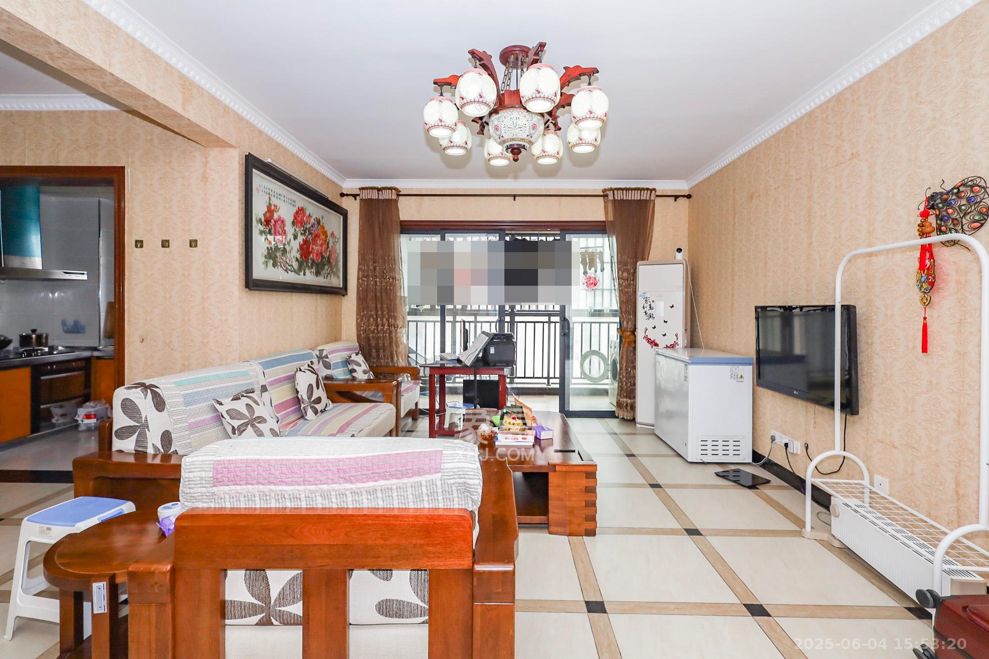 钰龙天下一期 3室2厅2卫 262.0万 钰龙天下一期 3室2厅2卫 262.0万客厅