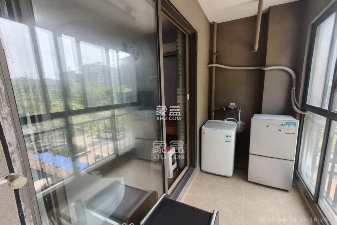 花漾年华(桂花园) 1室1厅1卫 1200.0元/月 花漾年华(桂花园) 1室1厅1卫 1200.0元/月室内图