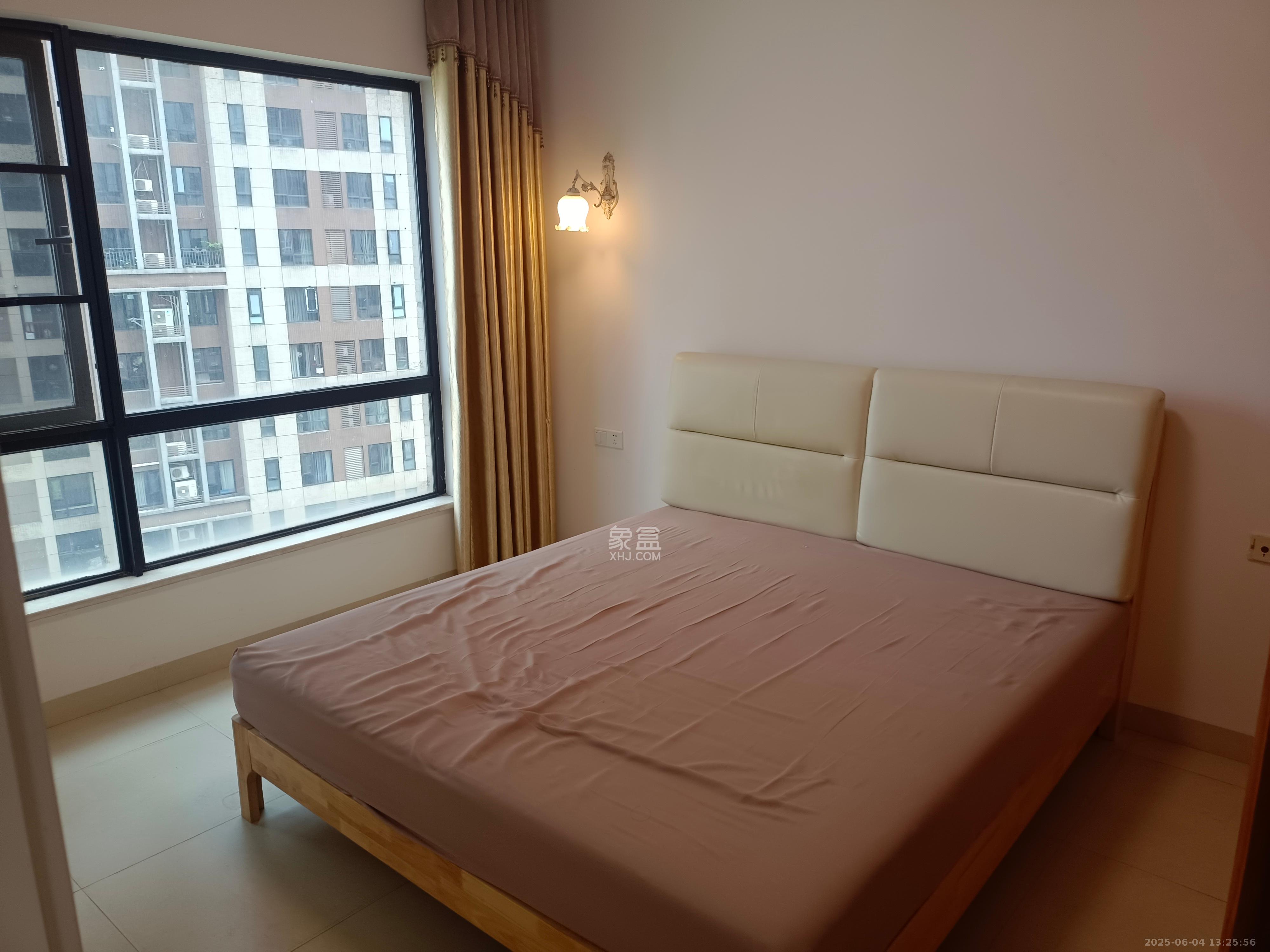 达美D6区  3室2厅1卫   2700.00元/月室内图