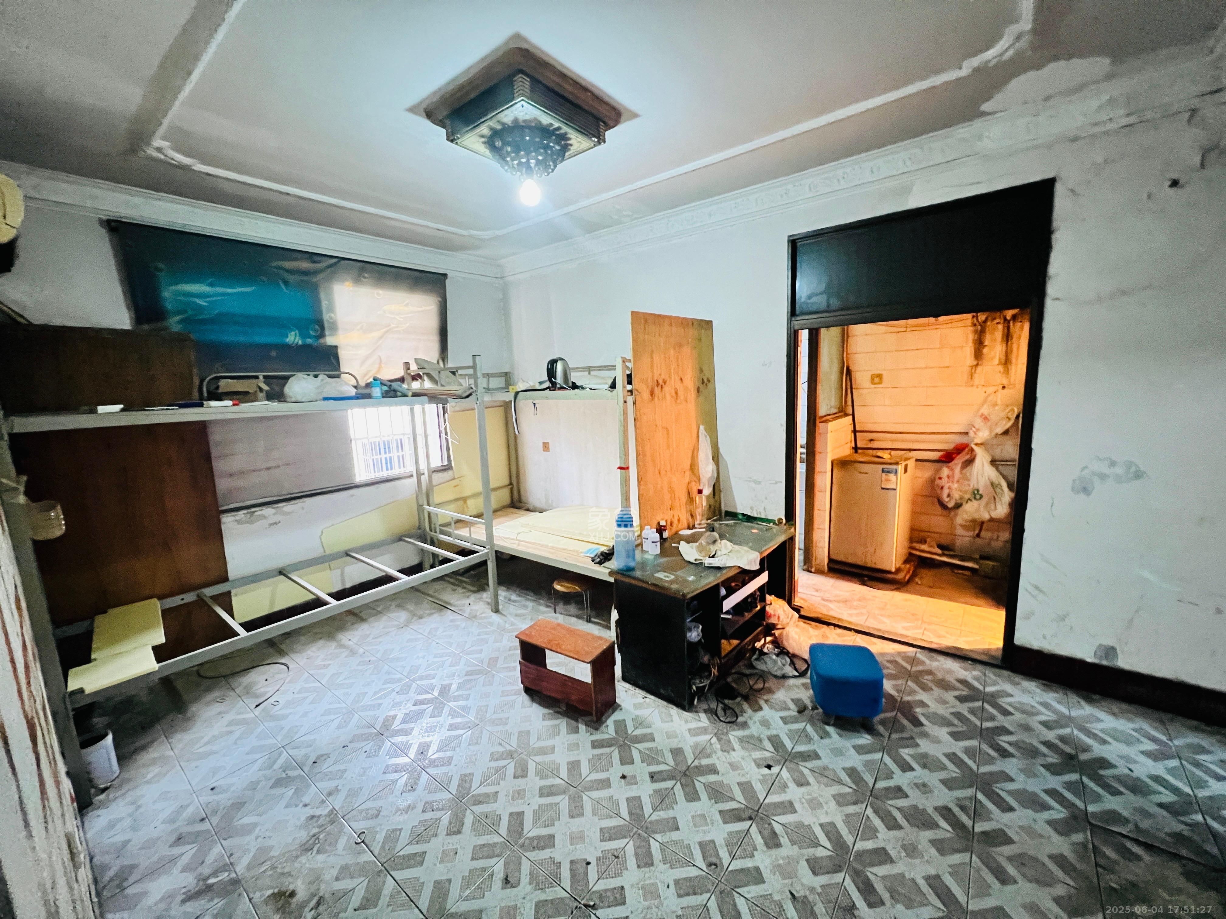 劳动广场消防队宿舍  2室1厅1卫    1200.0元/月室内图