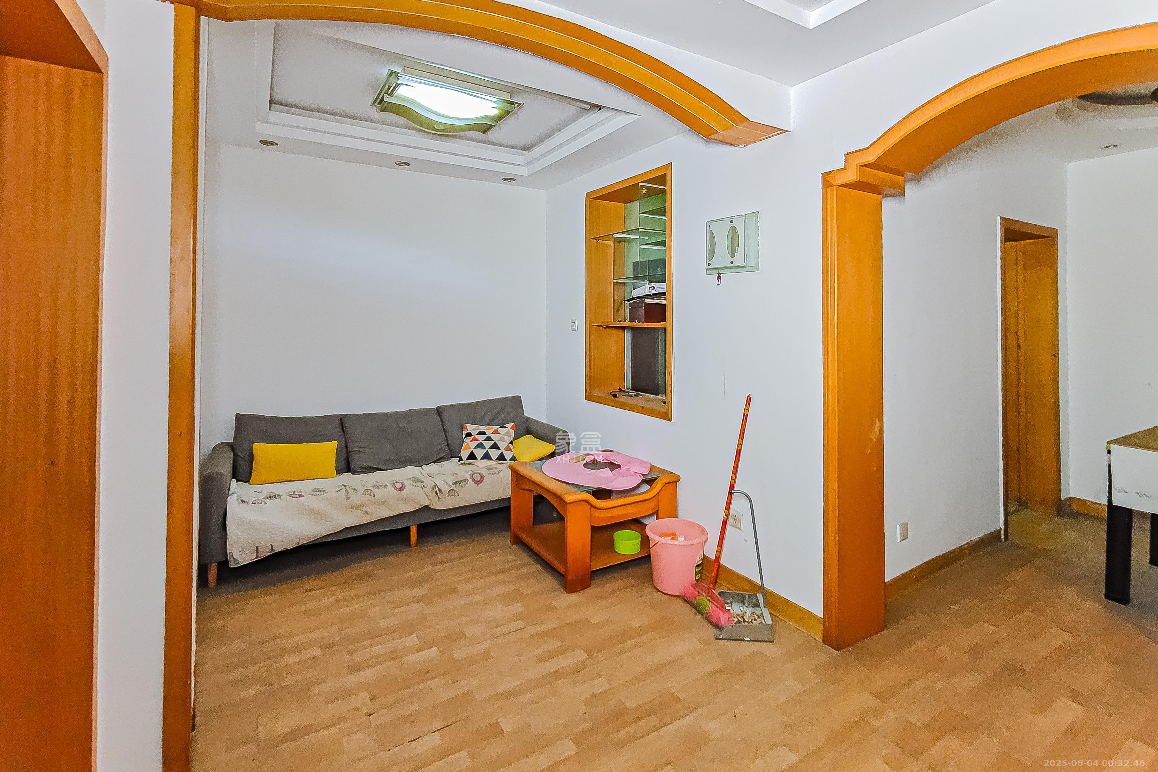 金科园  3室2厅1卫    58.0万 金科园  3室2厅1卫    58.0万