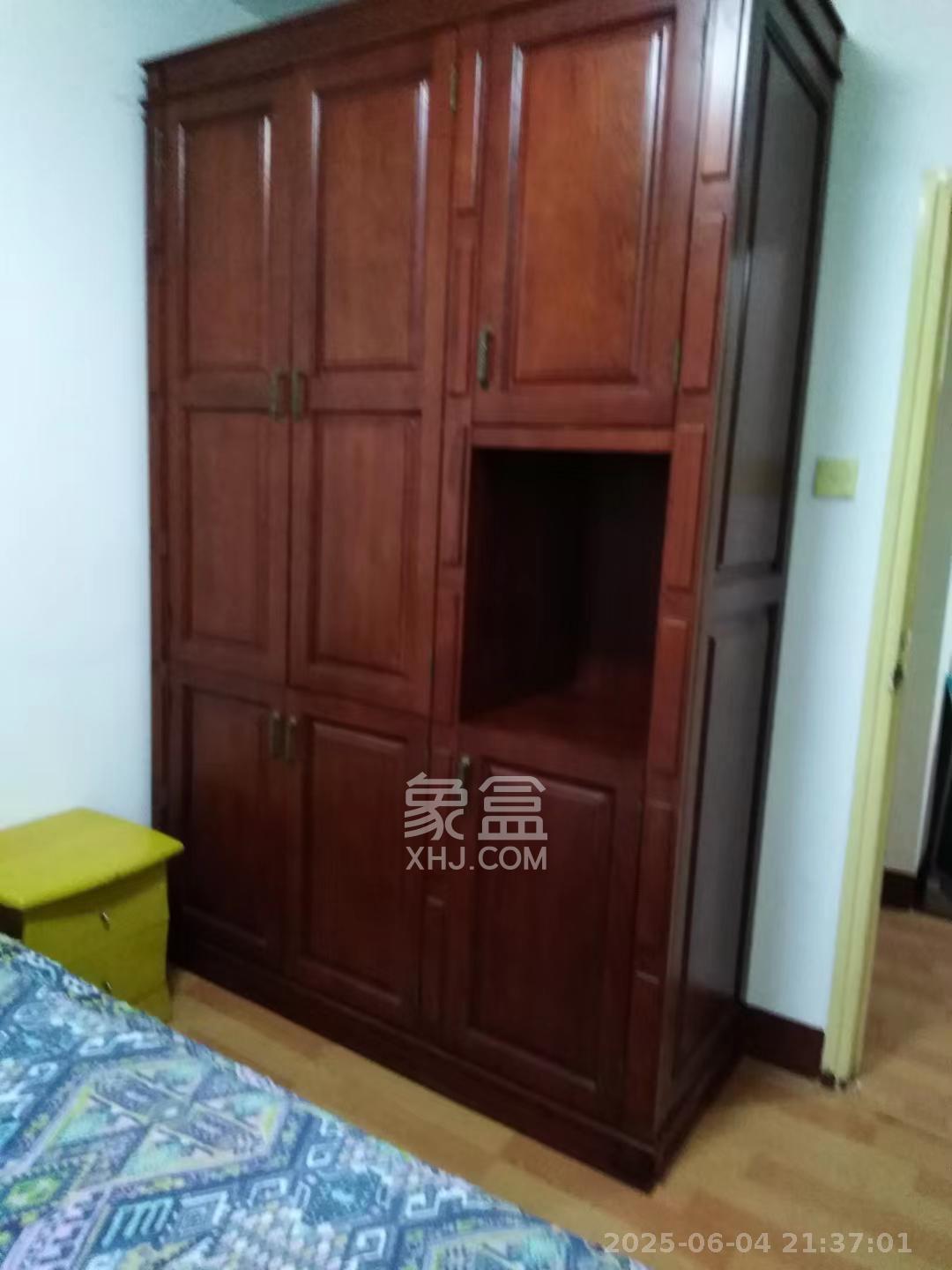 阳明山庄  3室2厅2卫    1700.0元/月 阳明山庄  3室2厅2卫    1700.0元/月室内图