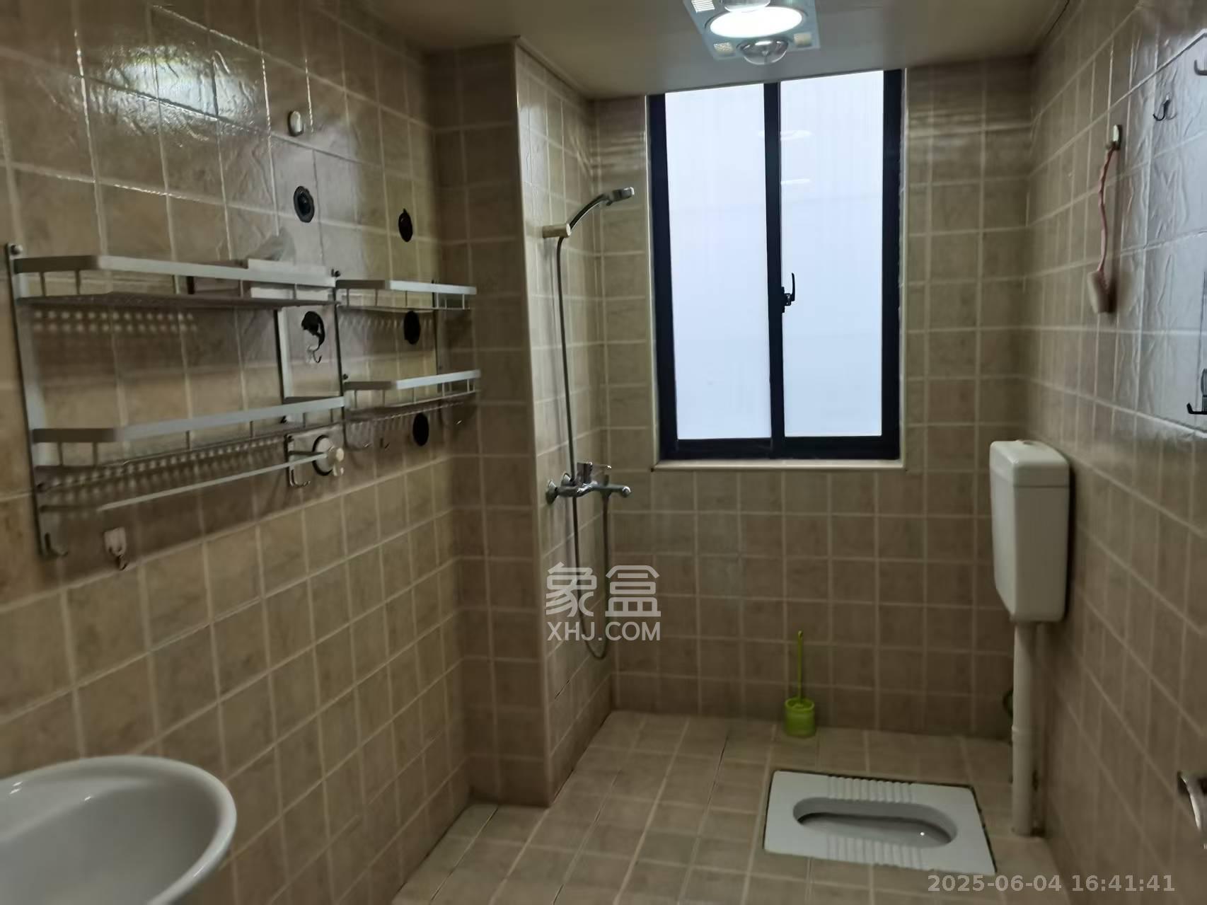 融科东南海  3室1厅1卫    2600.0元/月 融科东南海  3室1厅1卫    2600.0元/月室内图