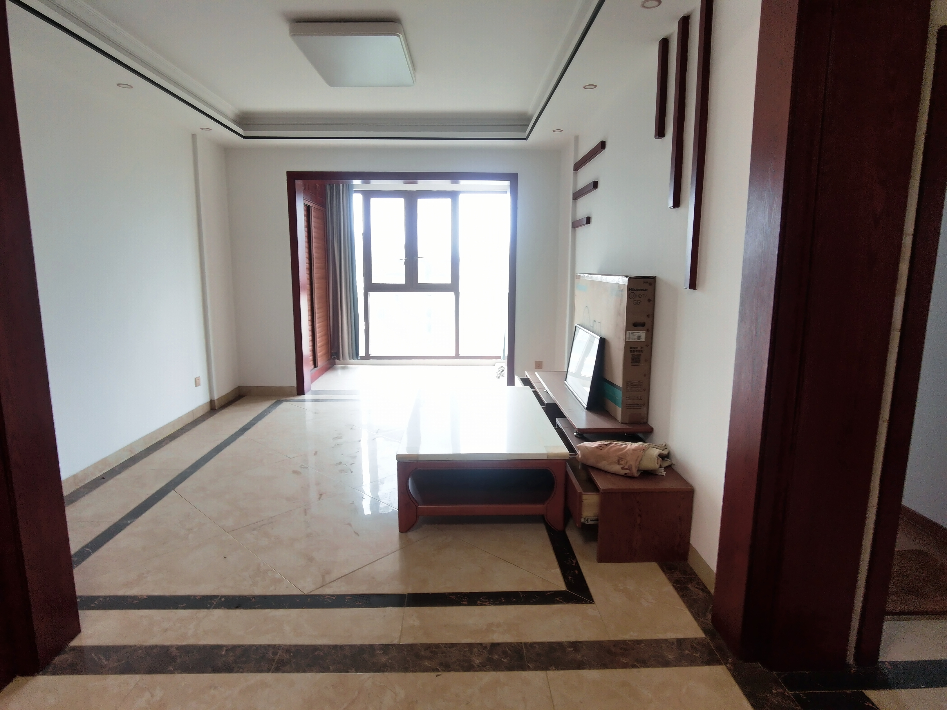 学府花园（文苑瑞景）  3室2厅1卫   70.00万客厅