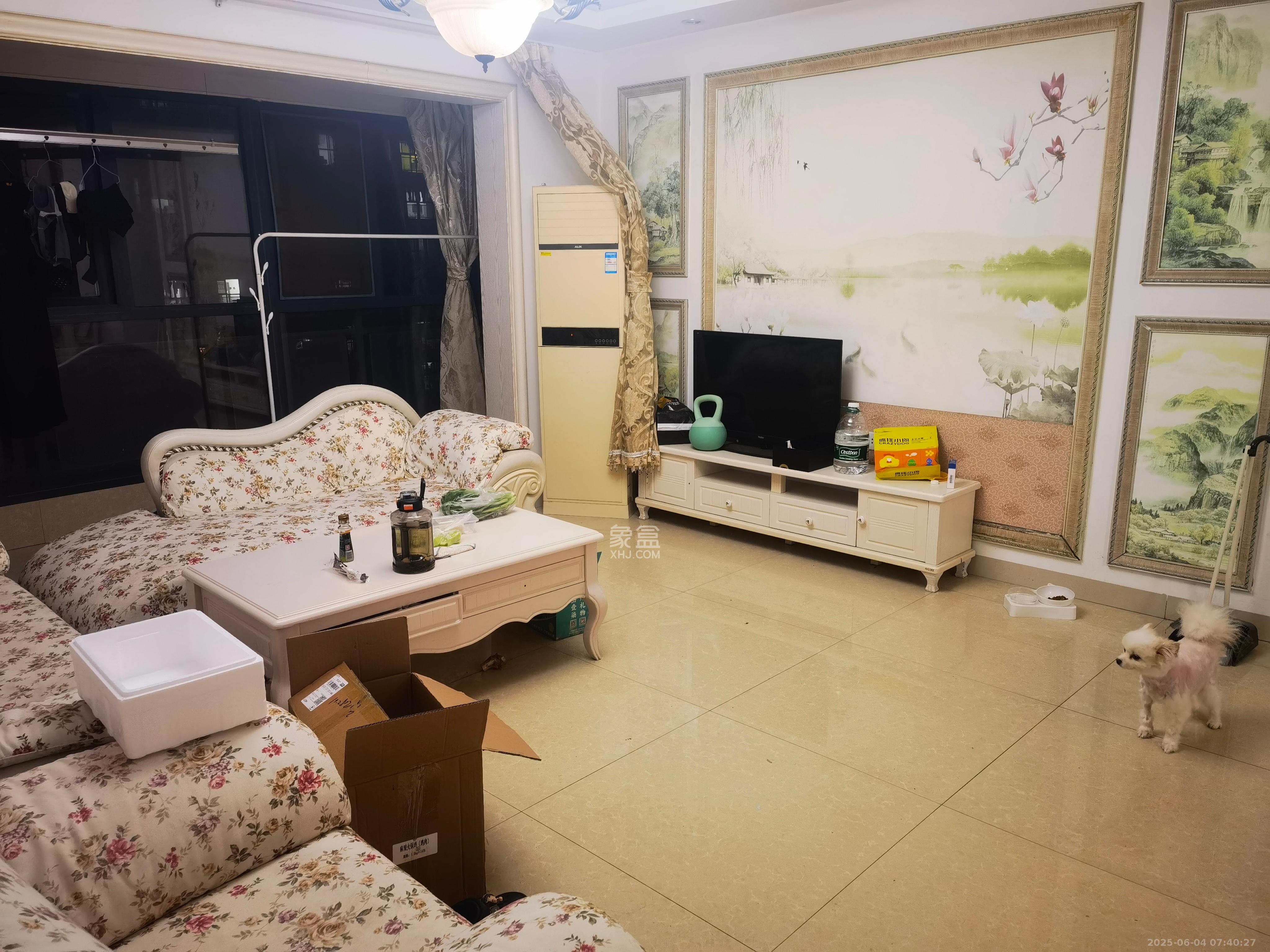 奥克斯广场  1室2厅1卫   3000.00元/月