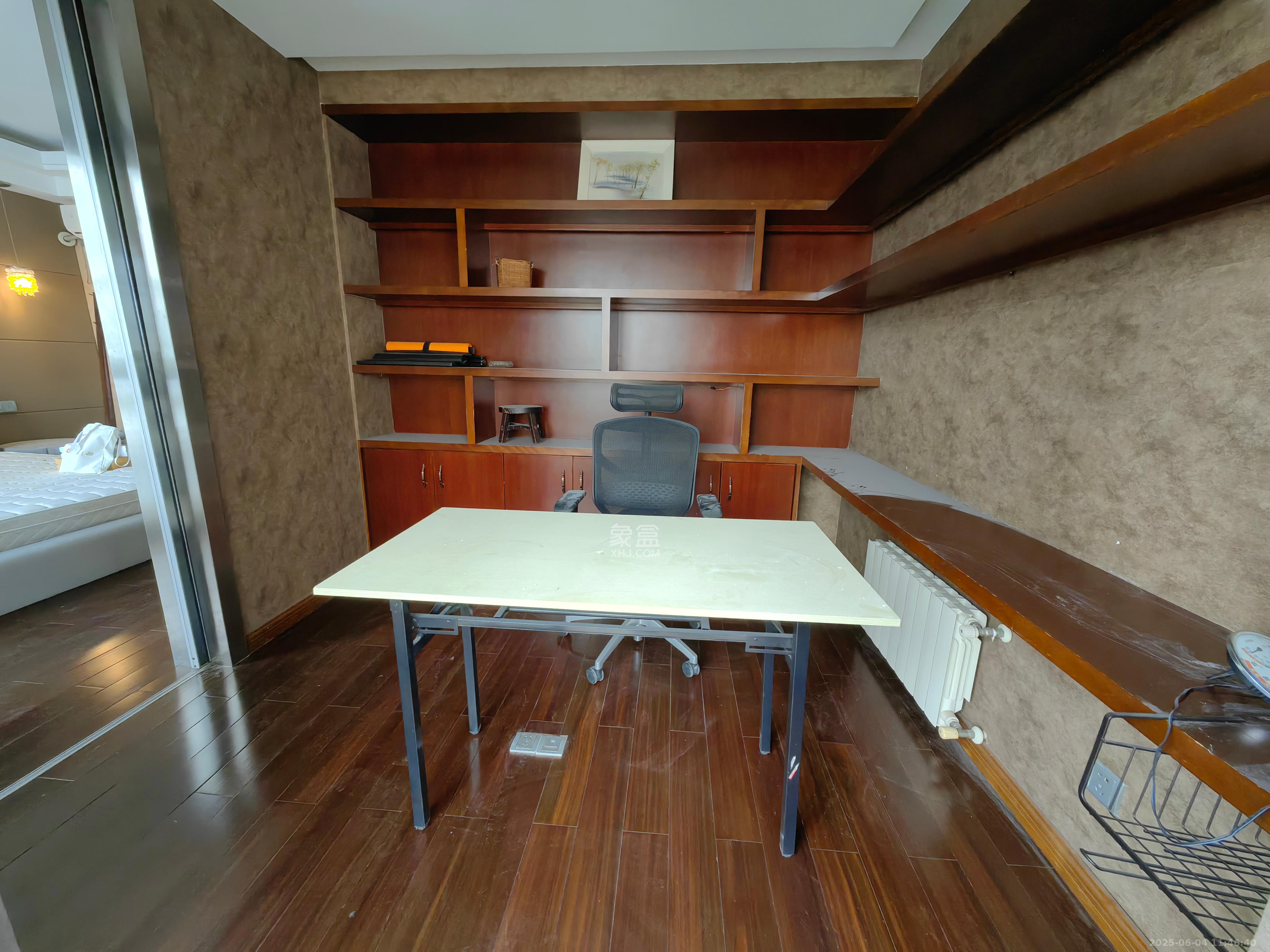 五一大道202(中环壹世界) 3室2厅2卫 4980.0元/月 五一大道202(中环壹世界) 3室2厅2卫 4980.0元/月室内图