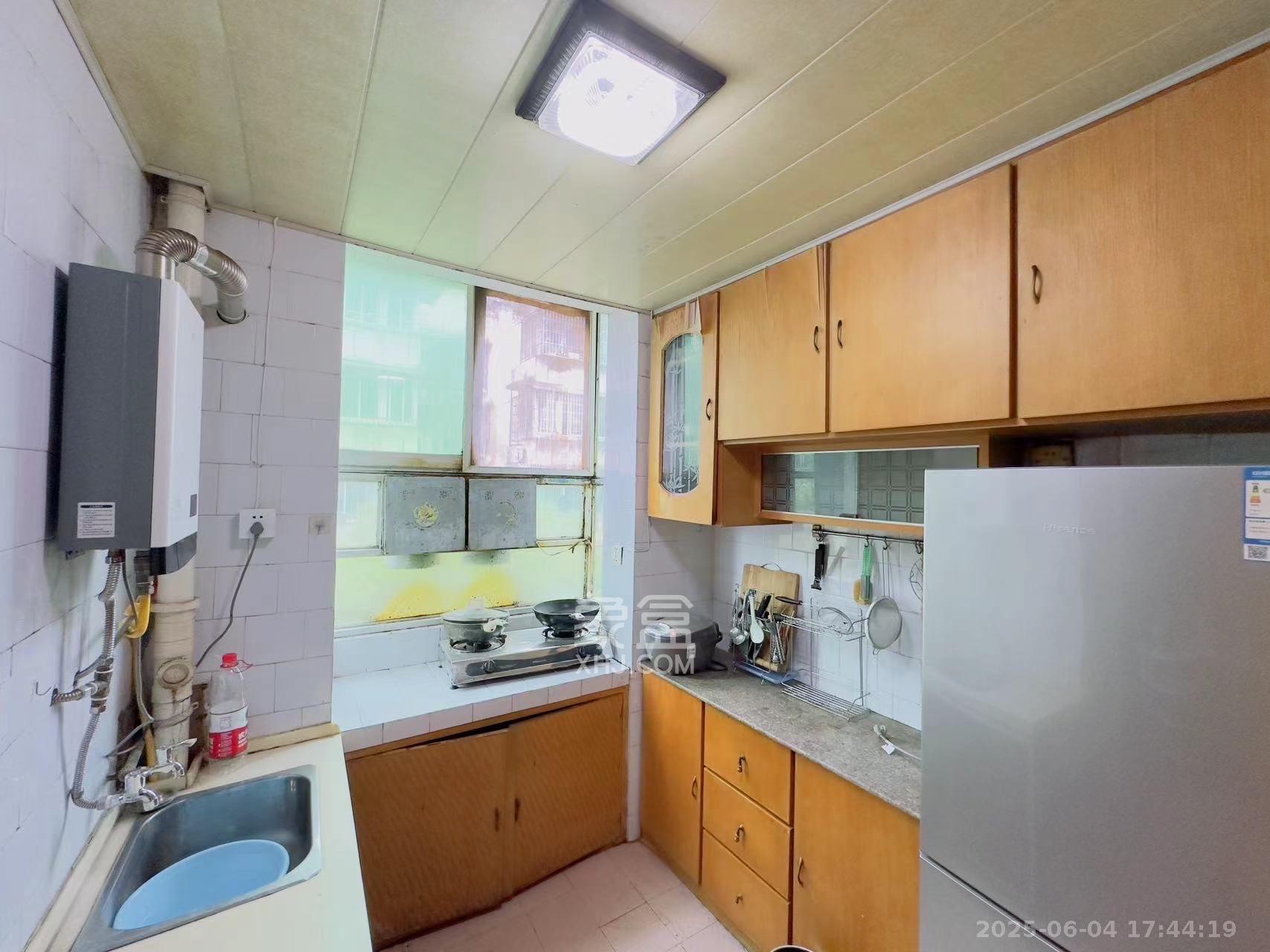 湖开小区(湖南开关厂宿舍)/南大桥社区 2室1厅1卫 1200.0元/月 湖开小区(湖南开关厂宿舍)/南大桥社区 2室1厅1卫 1200.0元/月室内图