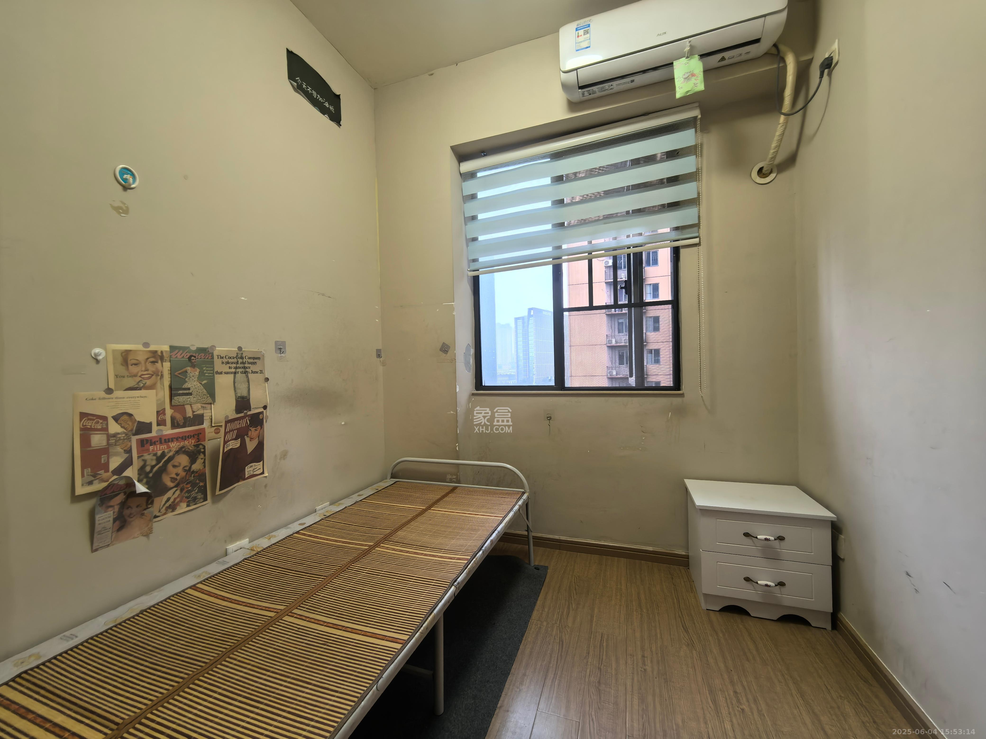 麓谷小镇  3室2厅1卫   2100.00元/月室内图