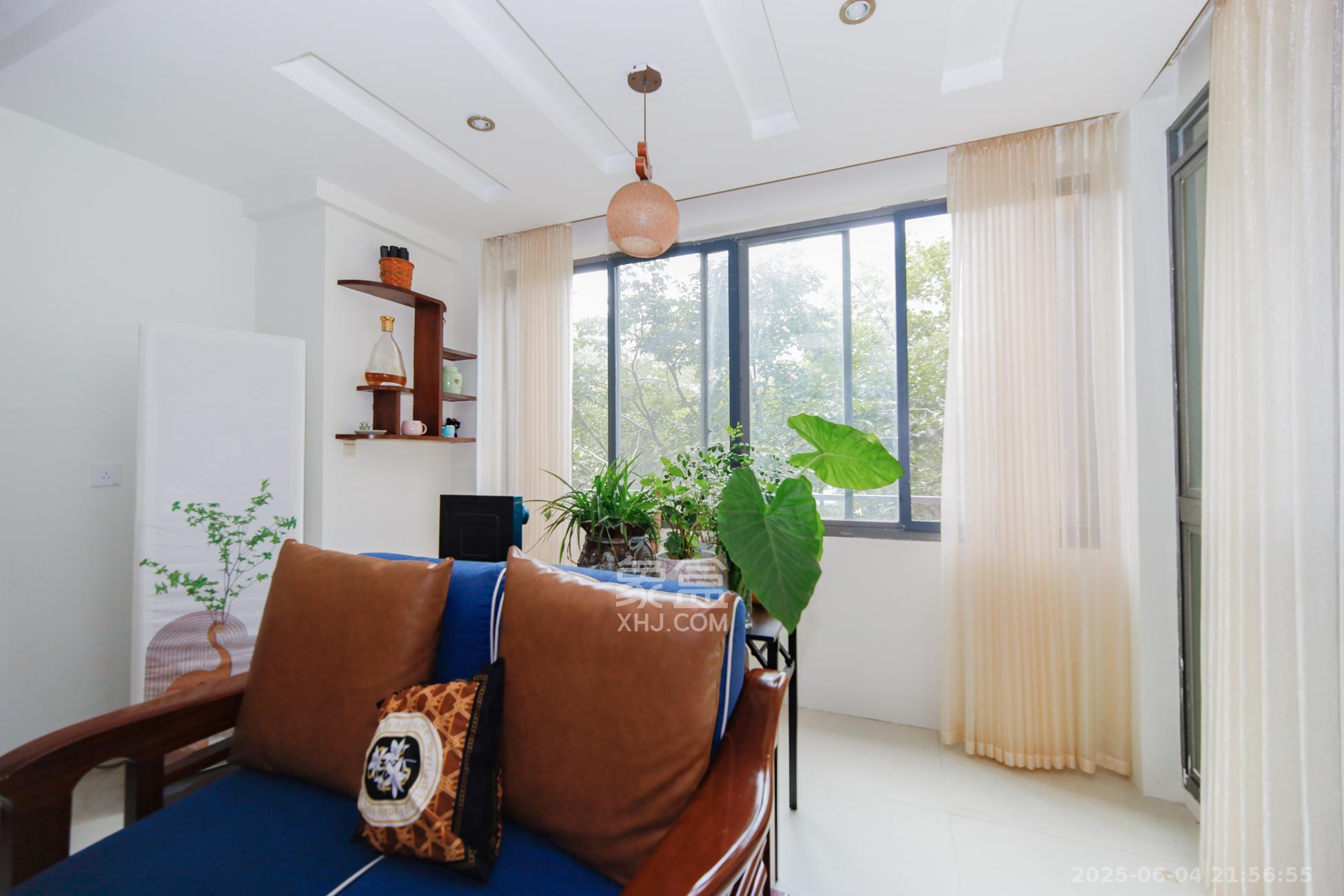 上海城小区 3室2厅2卫 106.0万 上海城小区 3室2厅2卫 106.0万阳台