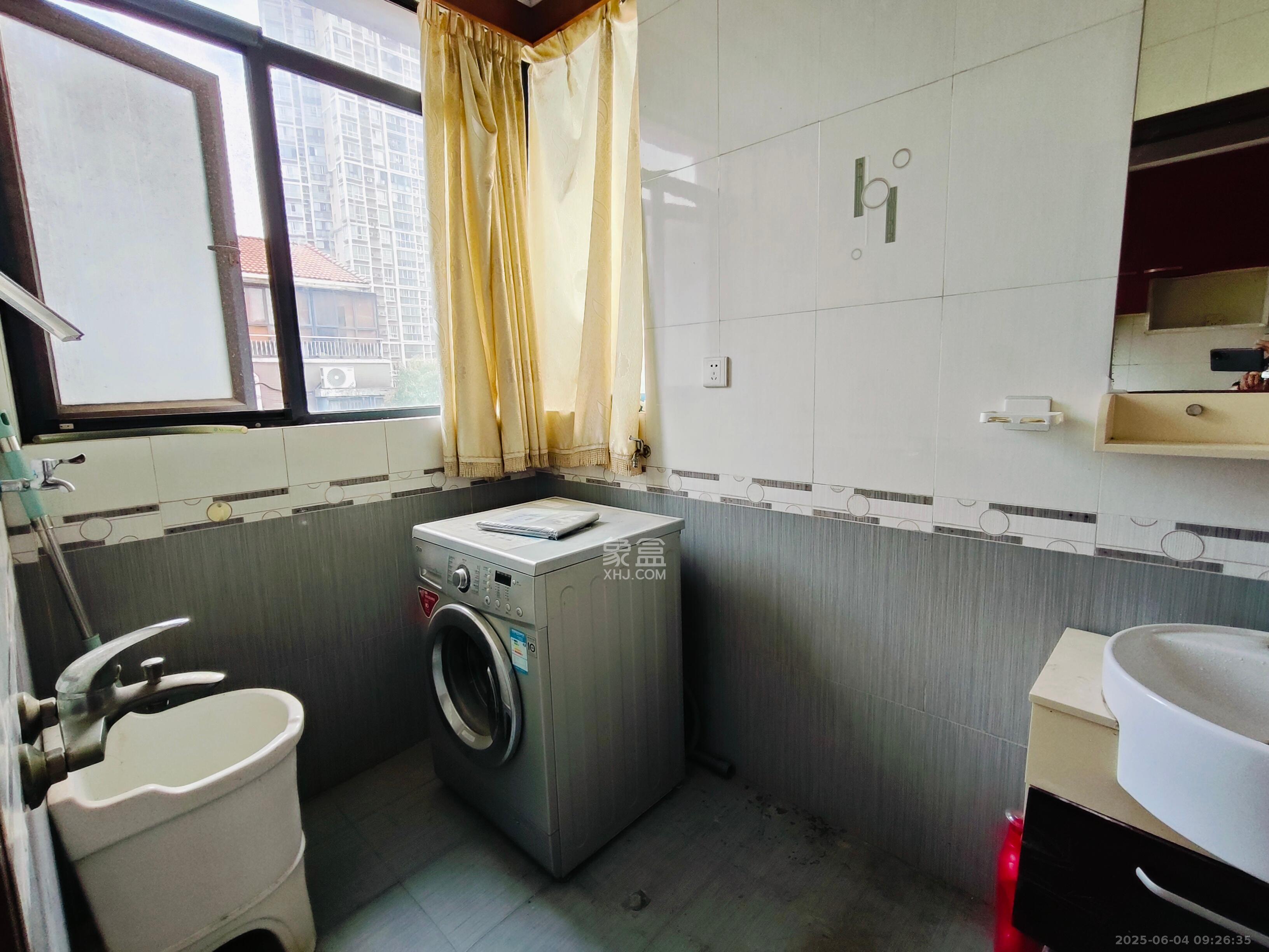 美林水郡  3室2厅1卫   2300.00元/月室内图