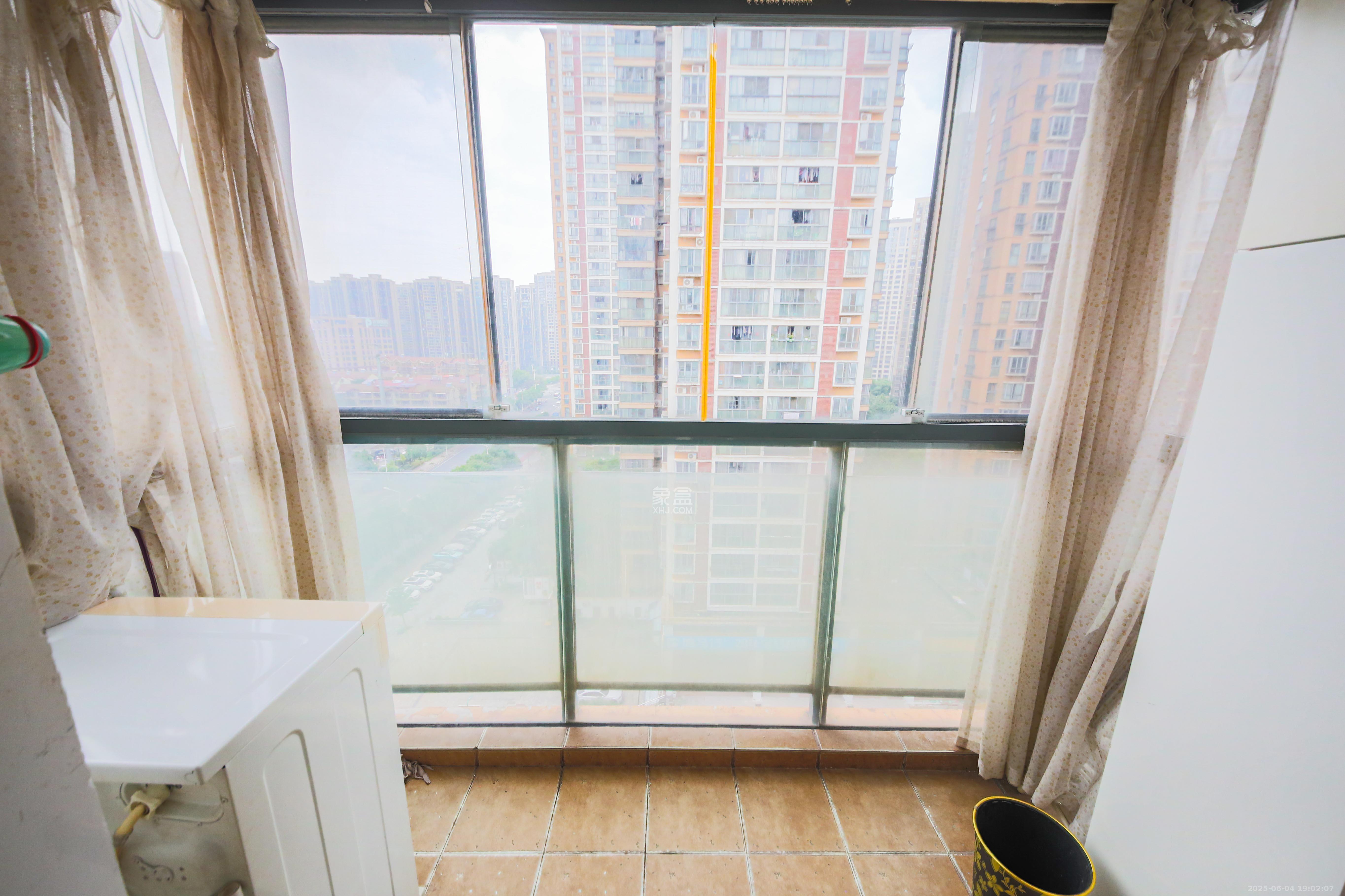 标志浪漫满屋(枫景公寓)  1室1厅1卫    29.6万 标志浪漫满屋(枫景公寓)  1室1厅1卫    29.6万阳台