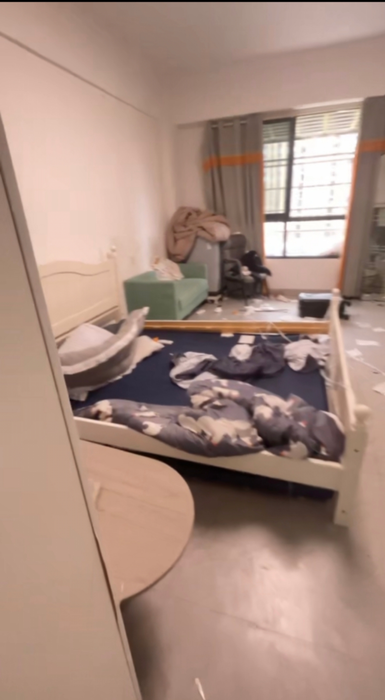 桃花缘  1室1厅1卫    23.8万 桃花缘  1室1厅1卫    23.8万客厅