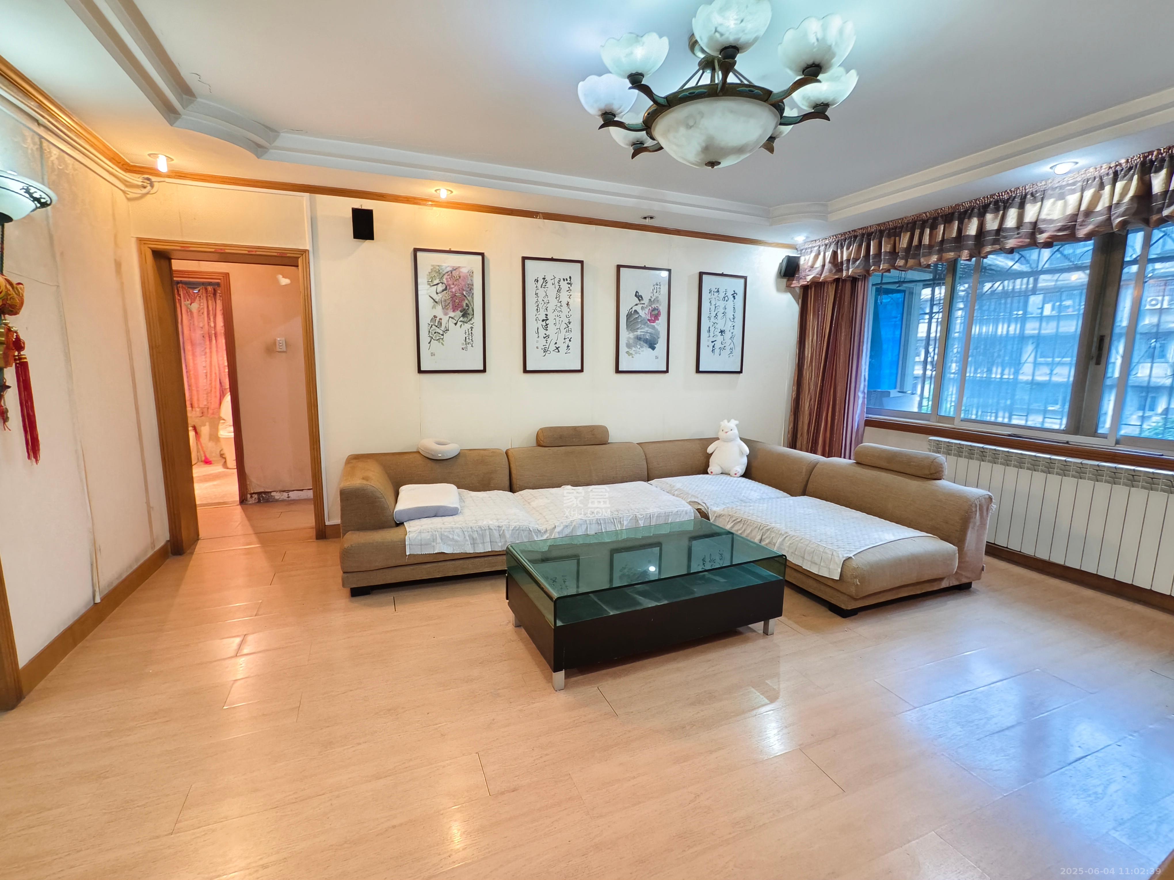 鸿园小区 5室2厅1卫 3200.0元/月 鸿园小区 5室2厅1卫 3200.0元/月室内图