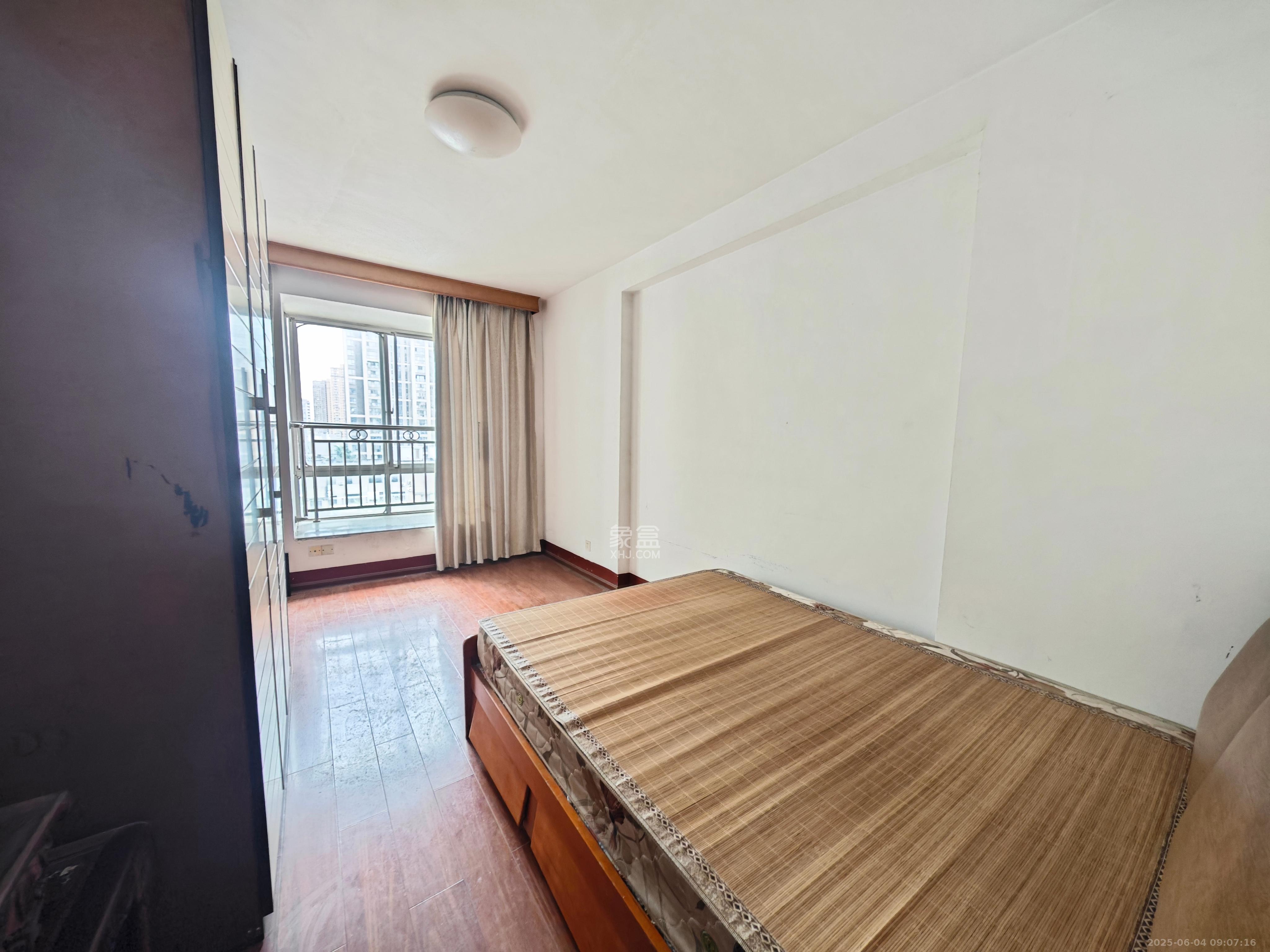 省气象局宿舍 3室2厅1卫 2500.0元/月 省气象局宿舍 3室2厅1卫 2500.0元/月室内图