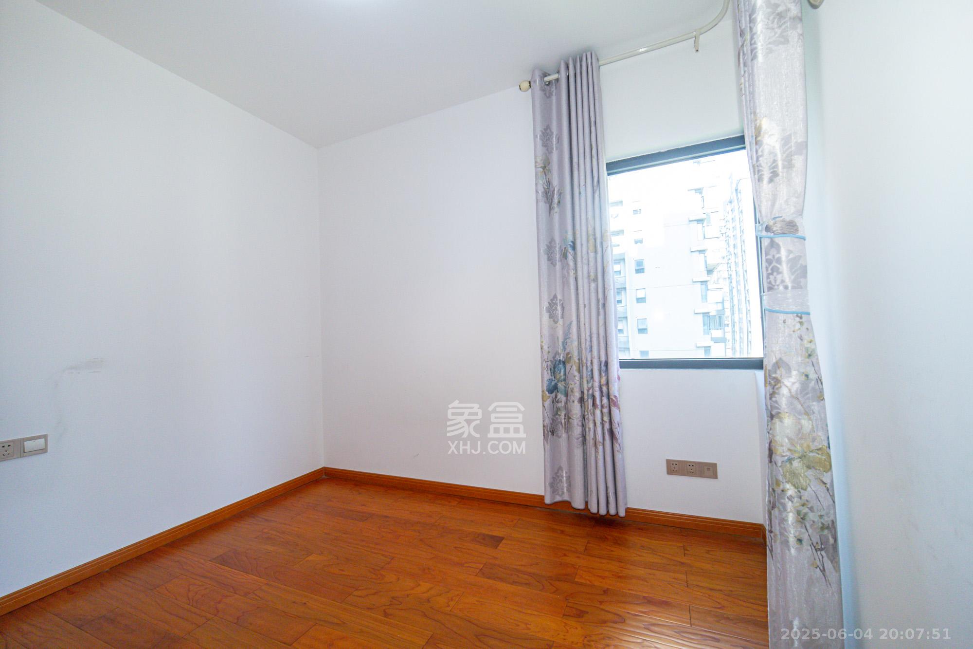 恒基凯旋门三期  3室2厅1卫    70.8万 恒基凯旋门三期  3室2厅1卫    70.8万卧室