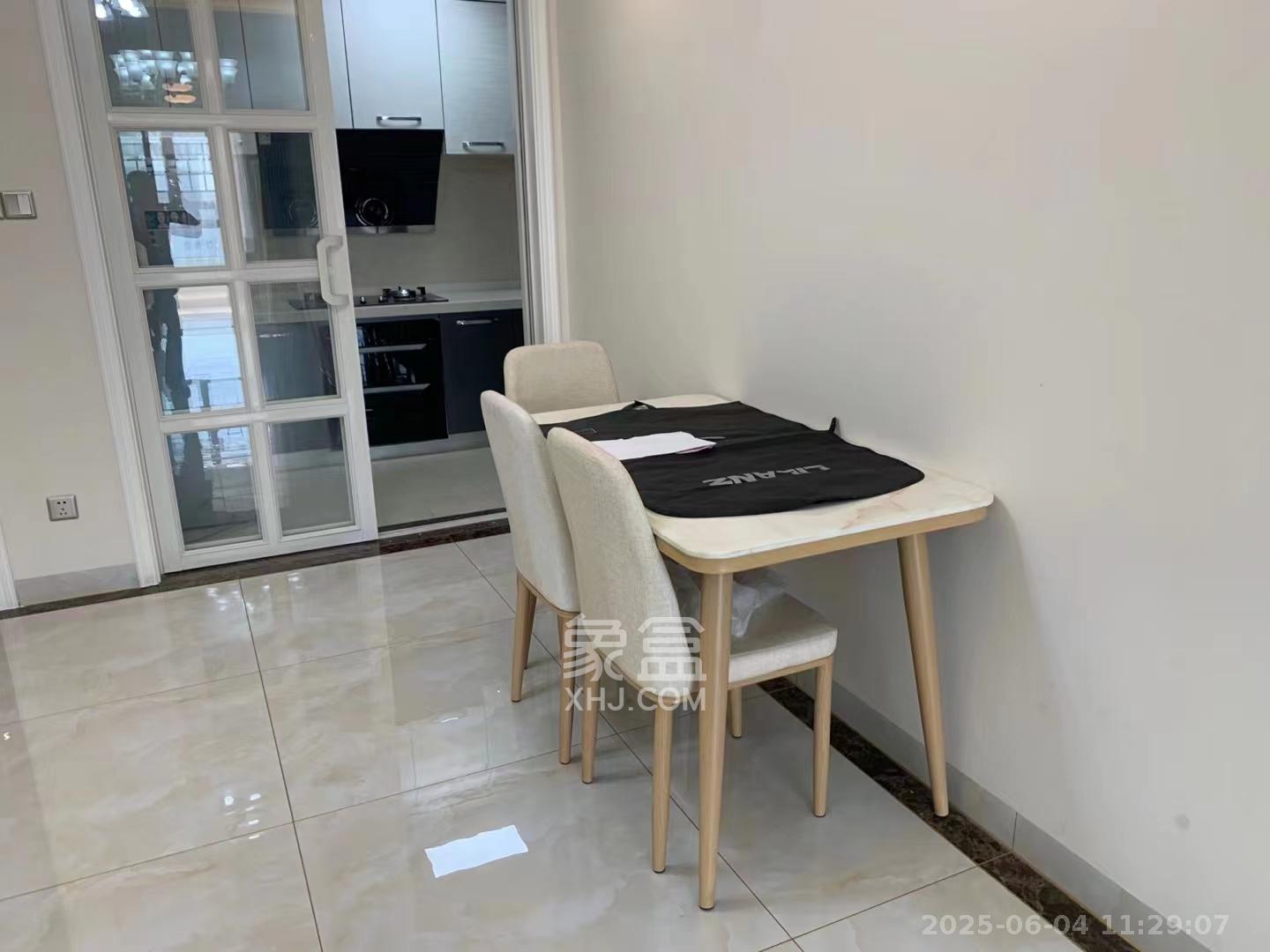 汇金城/嘉华城(二期、三期)  3室2厅2卫    2700.0元/月 汇金城/嘉华城(二期、三期)  3室2厅2卫    2700.0元/月室内图