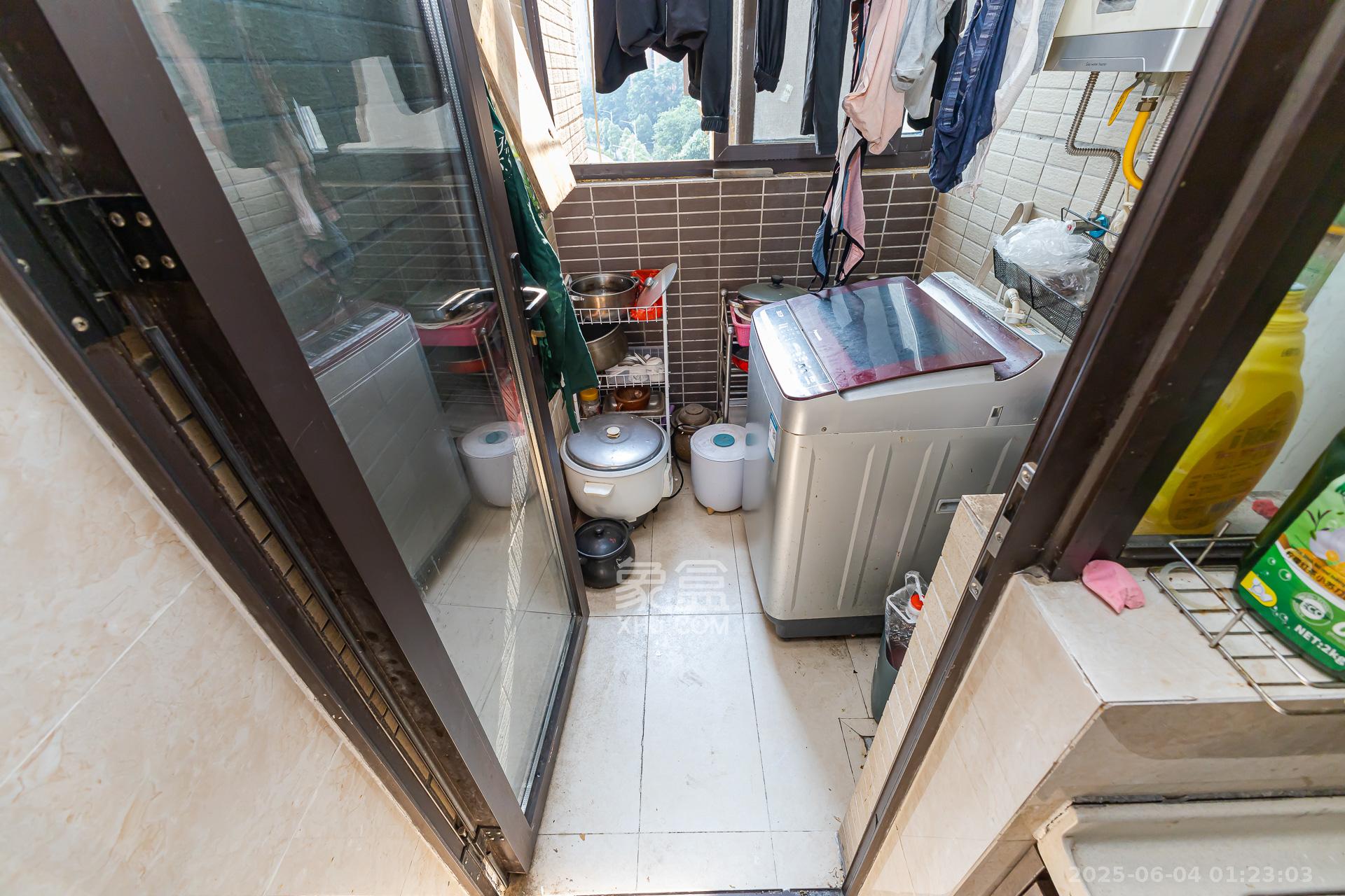 时代倾城二期  2室1厅1卫   65.00万阳台