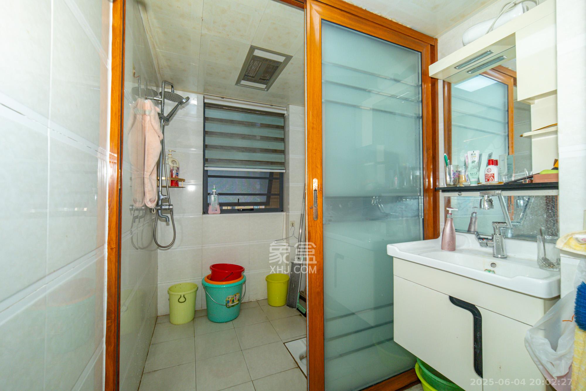 方略城市广场 4室2厅2卫 96.8万 方略城市广场 4室2厅2卫 96.8万卫生间