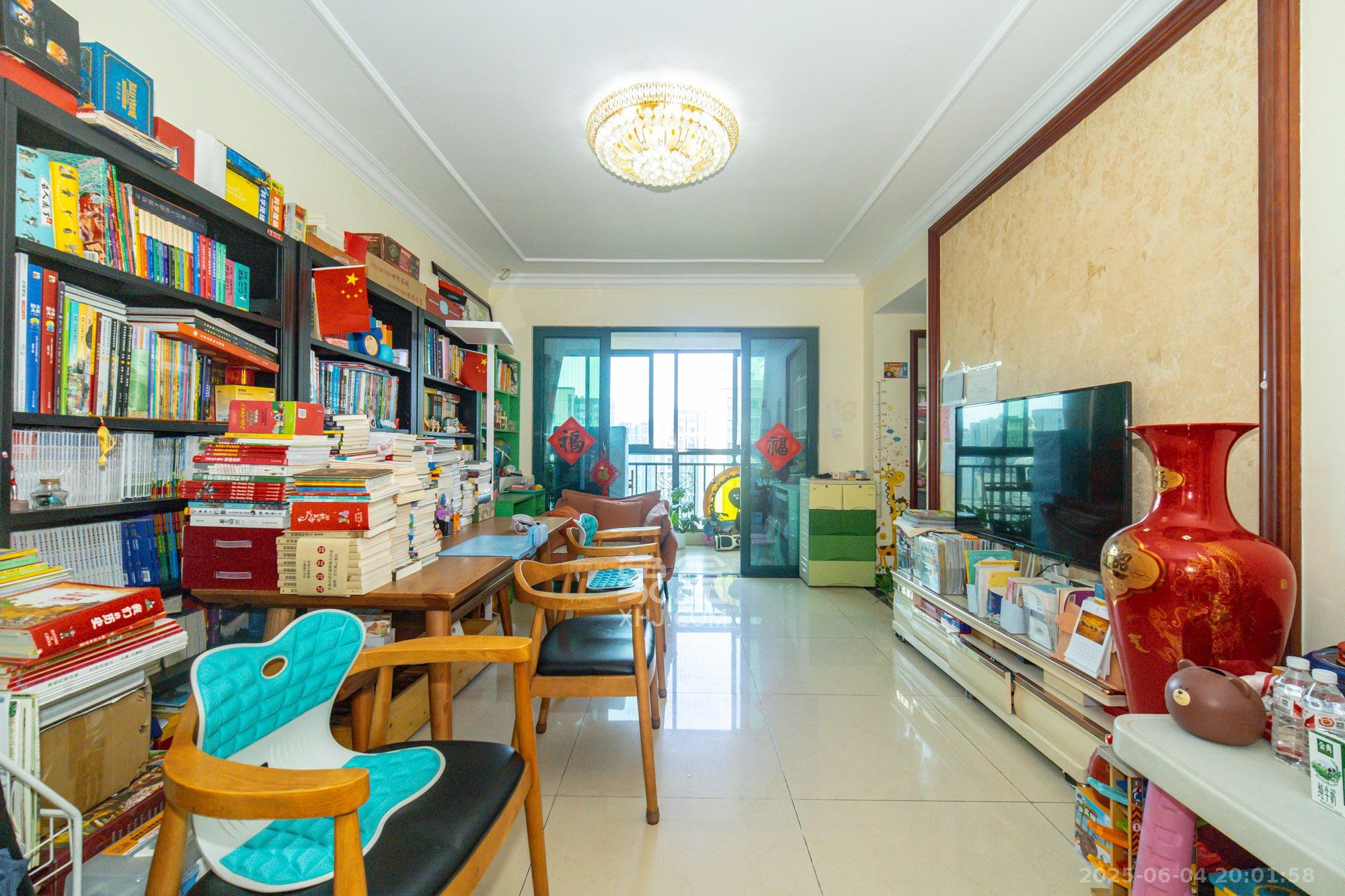 恒大翡翠华庭 3室2厅1卫 69.0万 恒大翡翠华庭 3室2厅1卫 69.0万客厅