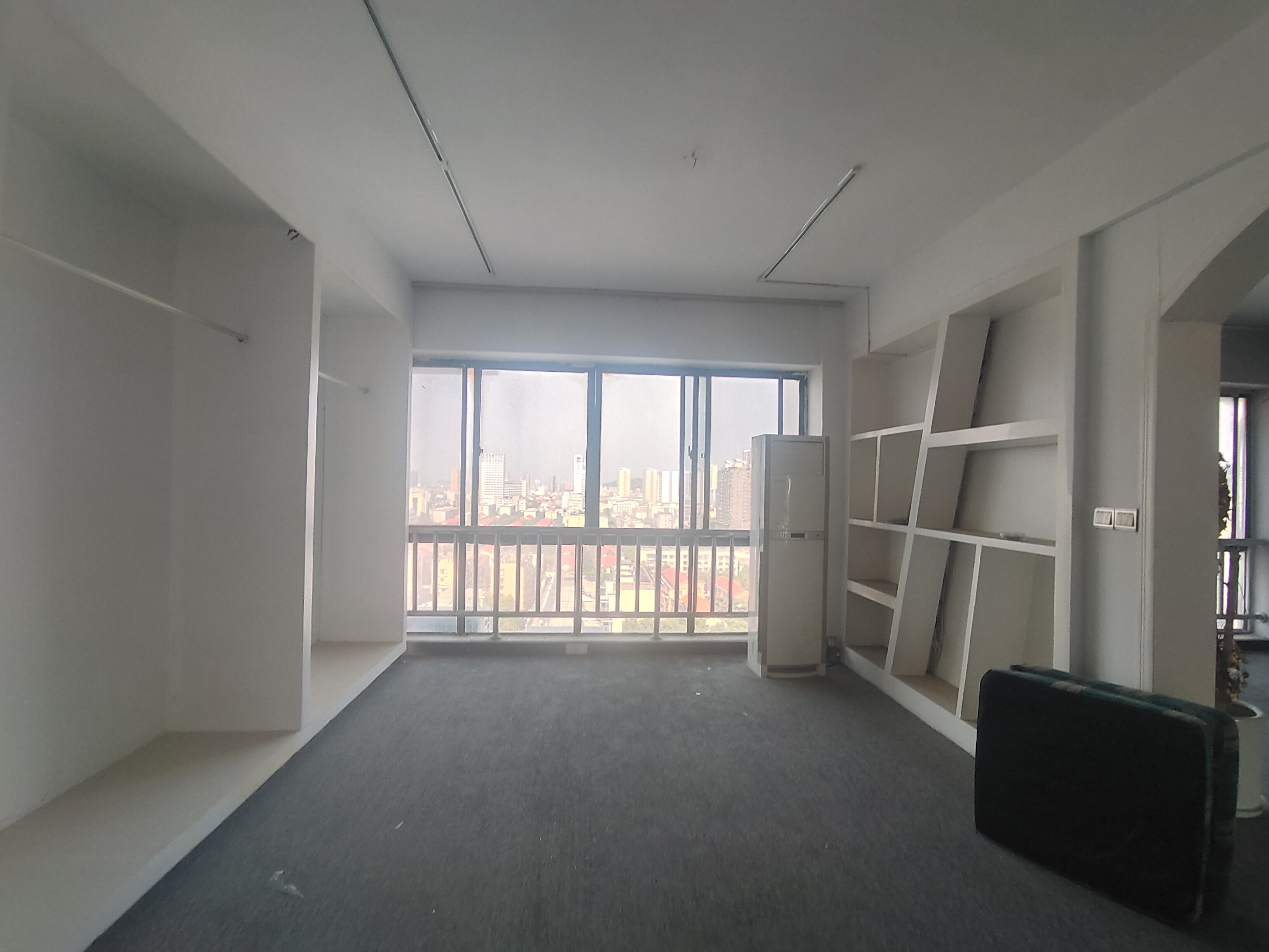 SOHO尚都 1室1厅1卫 27.80万 SOHO尚都 1室1厅1卫 27.80万客厅