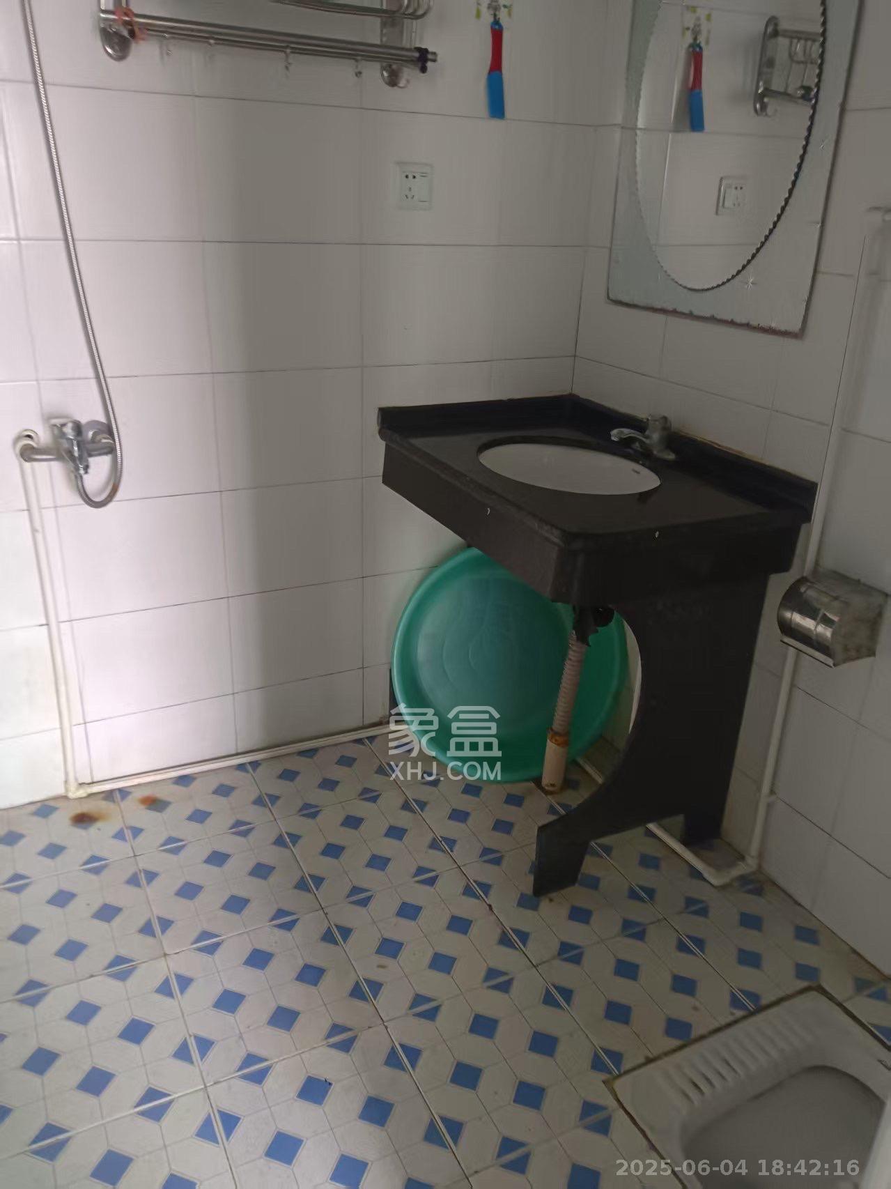 中南汽车世界 2室2厅1卫 1100.0元/月 中南汽车世界 2室2厅1卫 1100.0元/月室内图