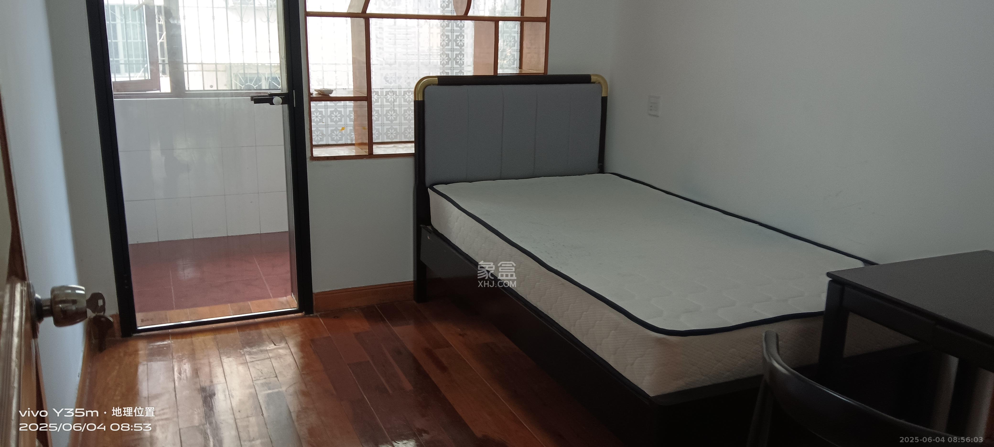 振湘小区  3室2厅1卫    2450.0元/月 振湘小区  3室2厅1卫    2450.0元/月室内图