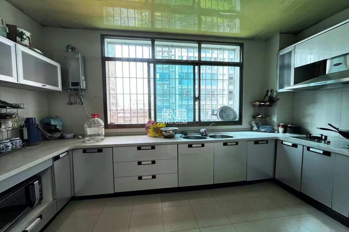 中级人民法院 4室2厅2卫 86.8万 中级人民法院 4室2厅2卫 86.8万室内图