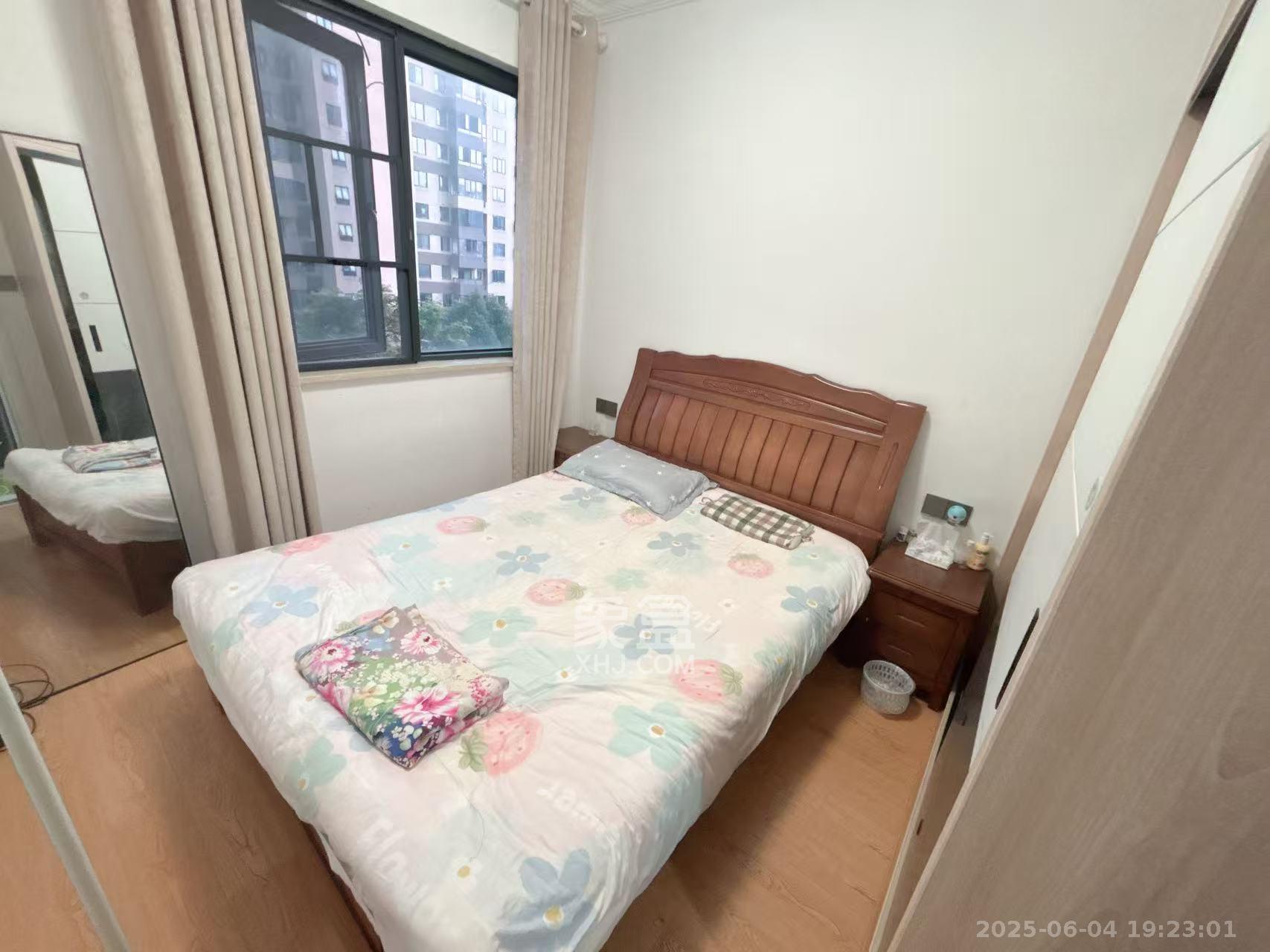 长房云时代  4室1厅1卫   2400.00元/月室内图