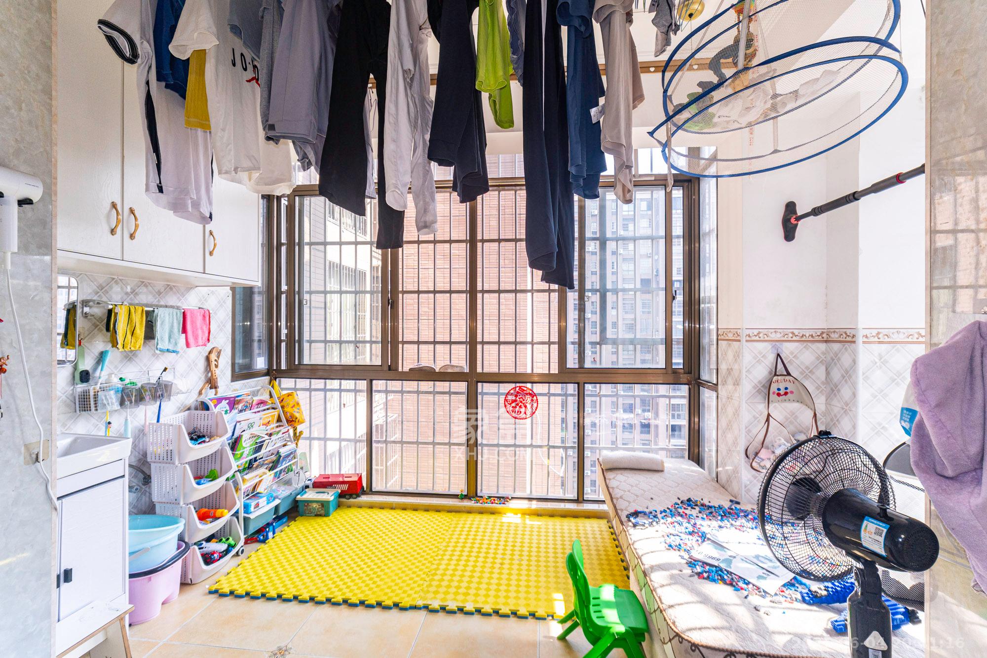 家和院  3室2厅1卫   79.80万阳台