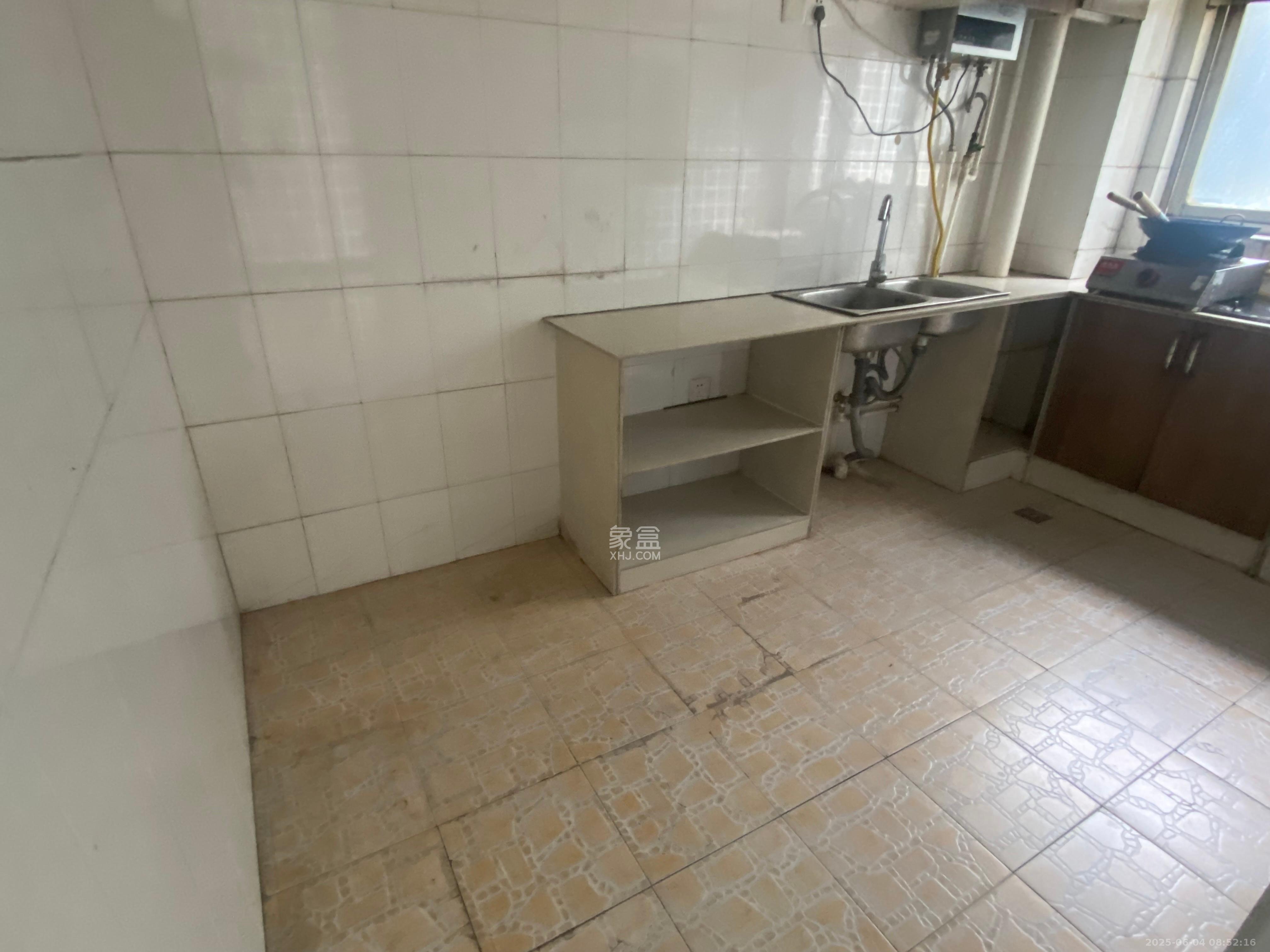 白沙家园(白沙欣苑) 4室2厅1卫 3600.0元/月 白沙家园(白沙欣苑) 4室2厅1卫 3600.0元/月室内图