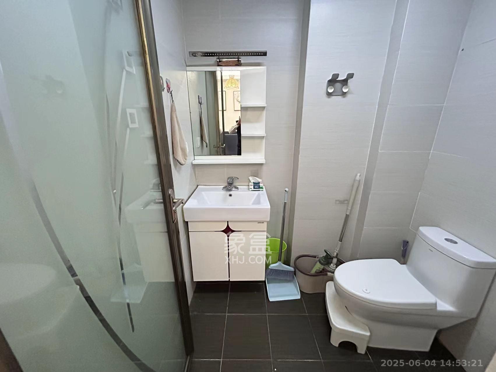 郡原居里 3室2厅1卫 2200.0元/月 郡原居里 3室2厅1卫 2200.0元/月室内图