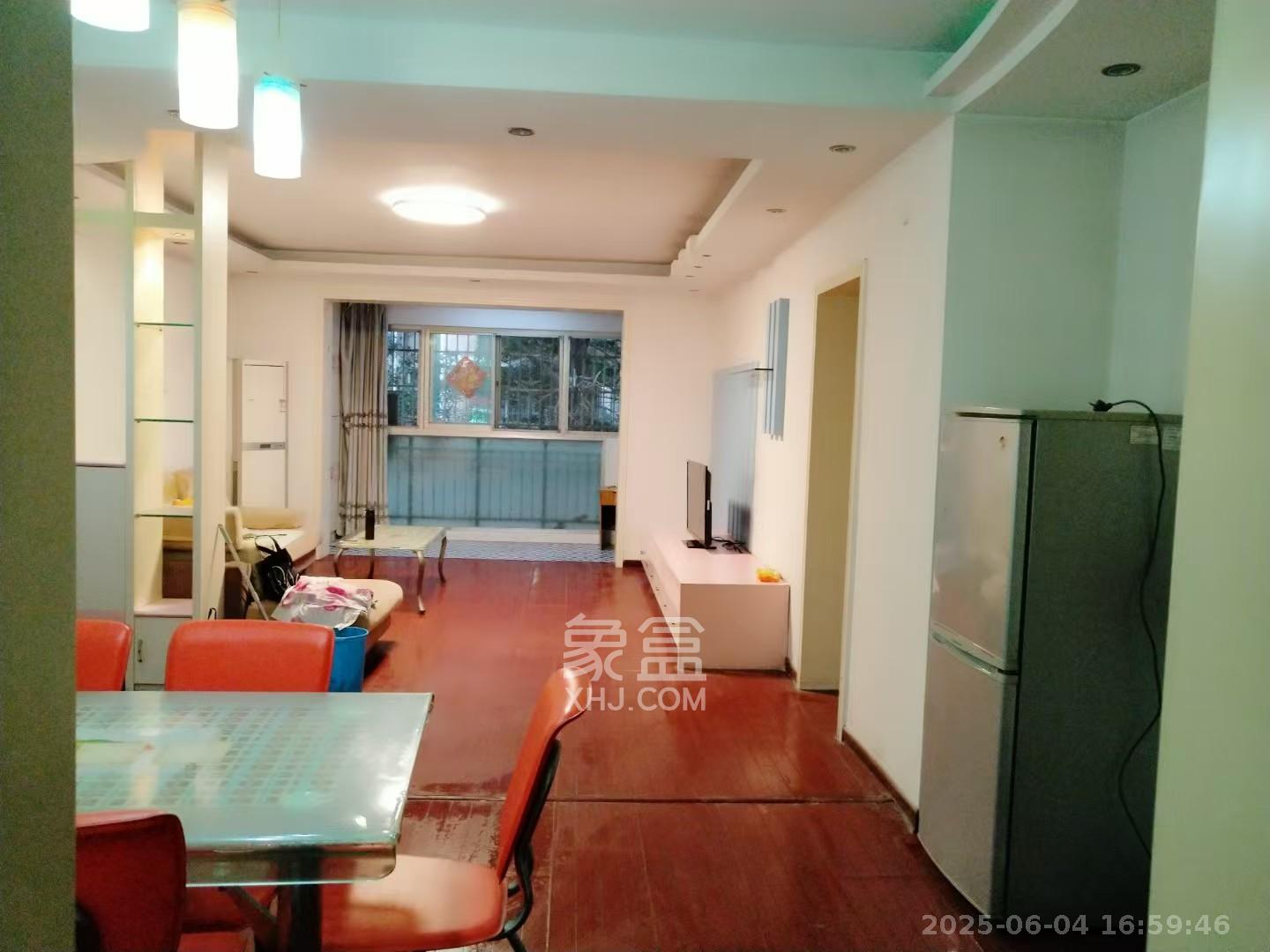 新桥小区  3室2厅1卫   2100.00元/月室内图