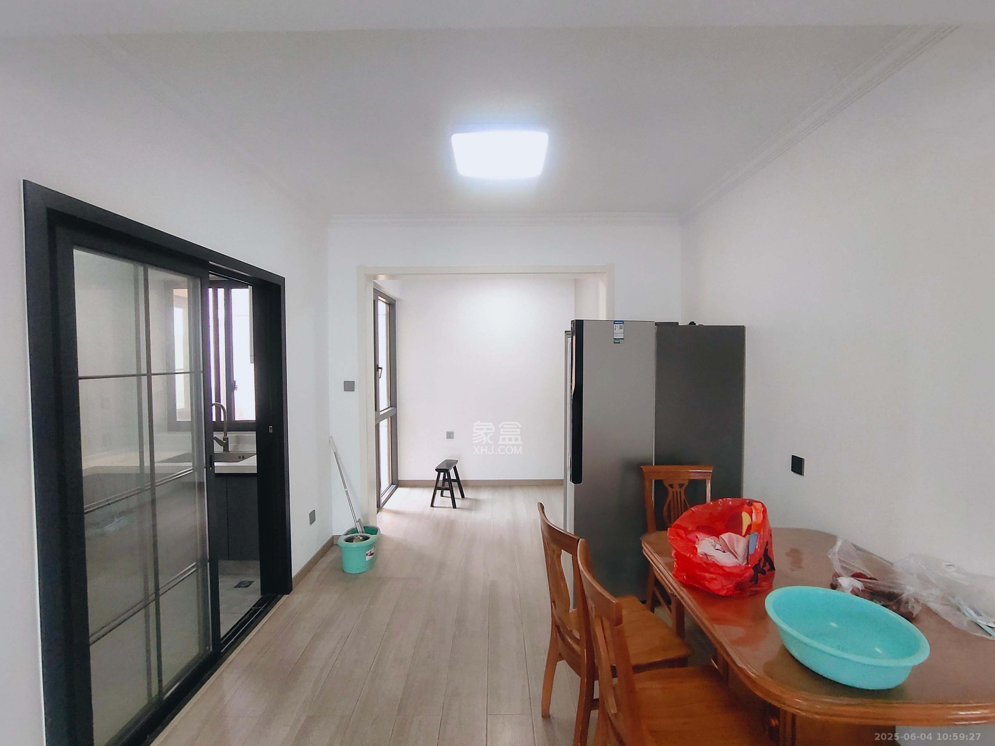 新新花园 3室2厅2卫 2800.0元/月 新新花园 3室2厅2卫 2800.0元/月室内图