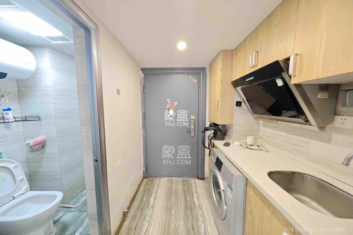 拿铁空间  1室1厅1卫    1600.0元/月 拿铁空间  1室1厅1卫    1600.0元/月室内图